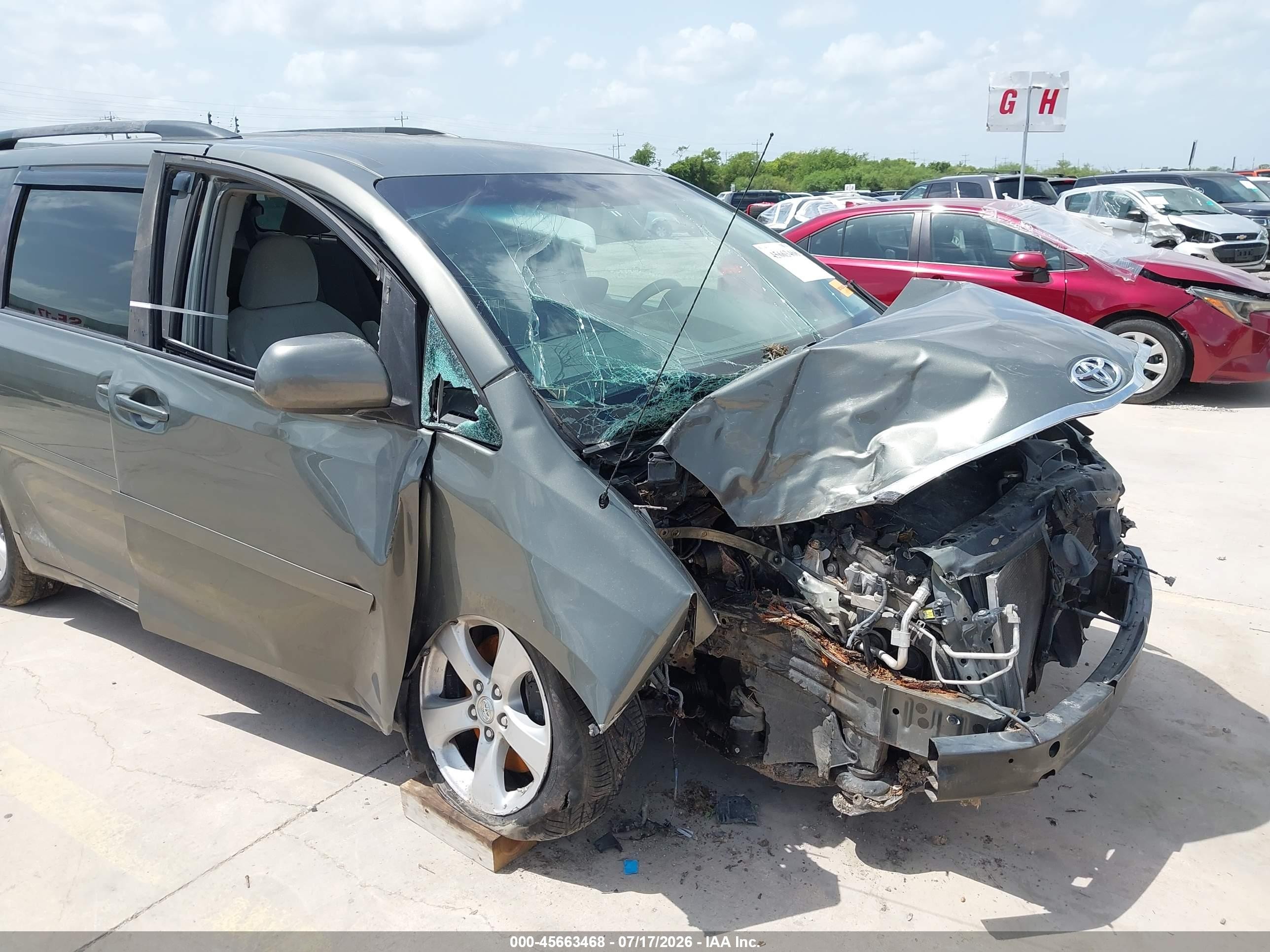 2011 Toyota Sienna Le V6 Green vin: 5TDKK3DC8BS031280