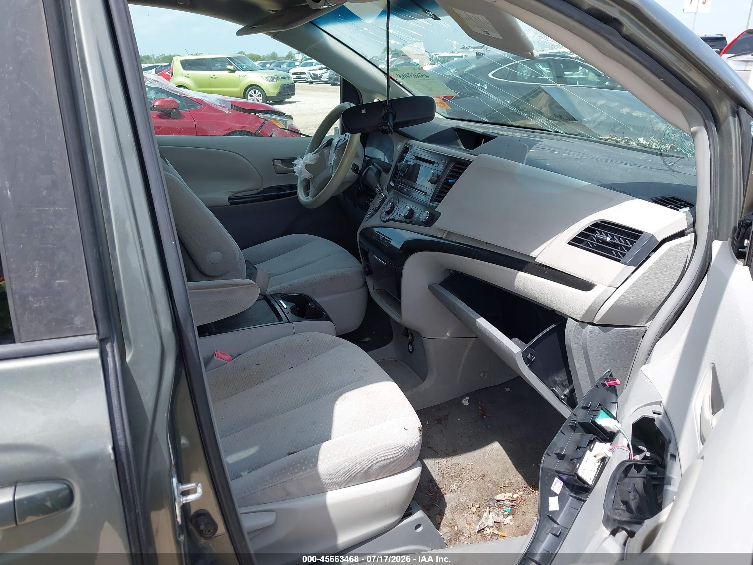 2011 Toyota Sienna Le V6 Green vin: 5TDKK3DC8BS031280