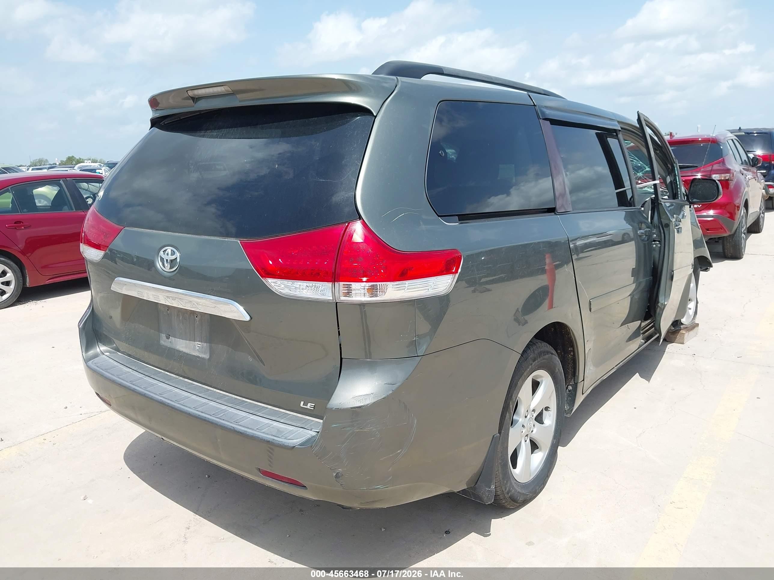 2011 Toyota Sienna Le V6 Green vin: 5TDKK3DC8BS031280
