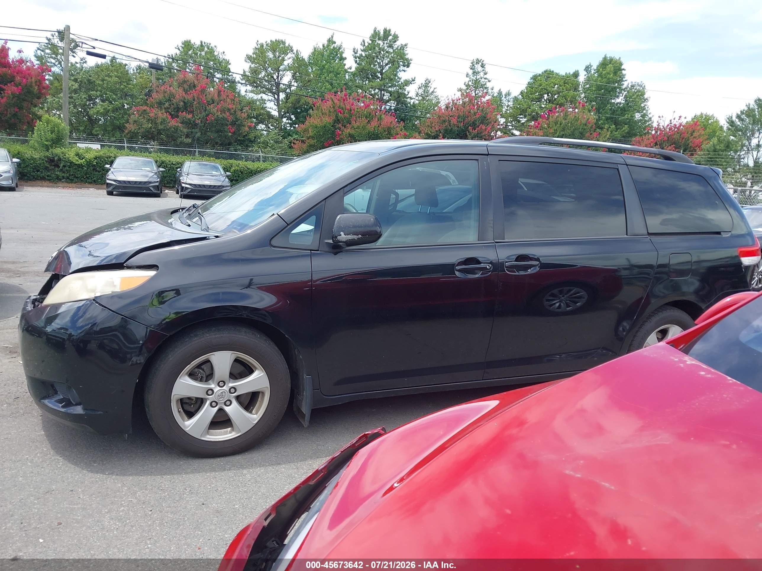 2011 Toyota Sienna Le V6 Black vin: 5TDKK3DC8BS040917
