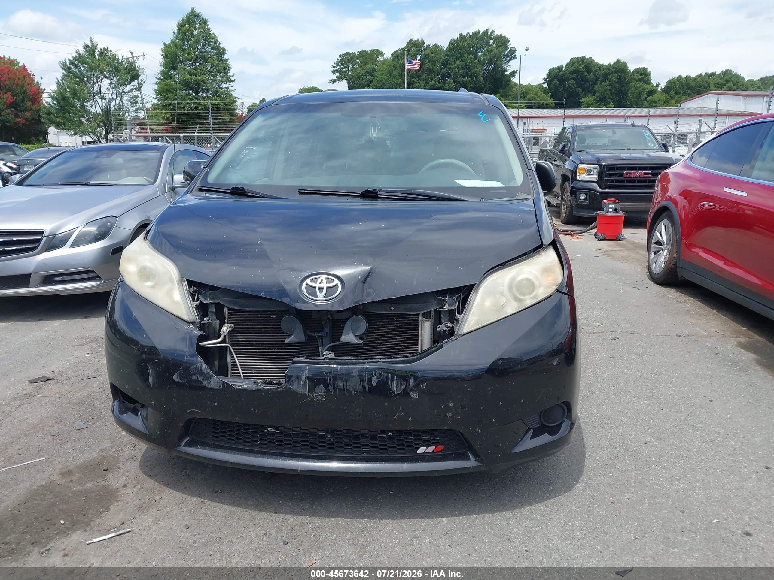 2011 Toyota Sienna Le V6 Black vin: 5TDKK3DC8BS040917