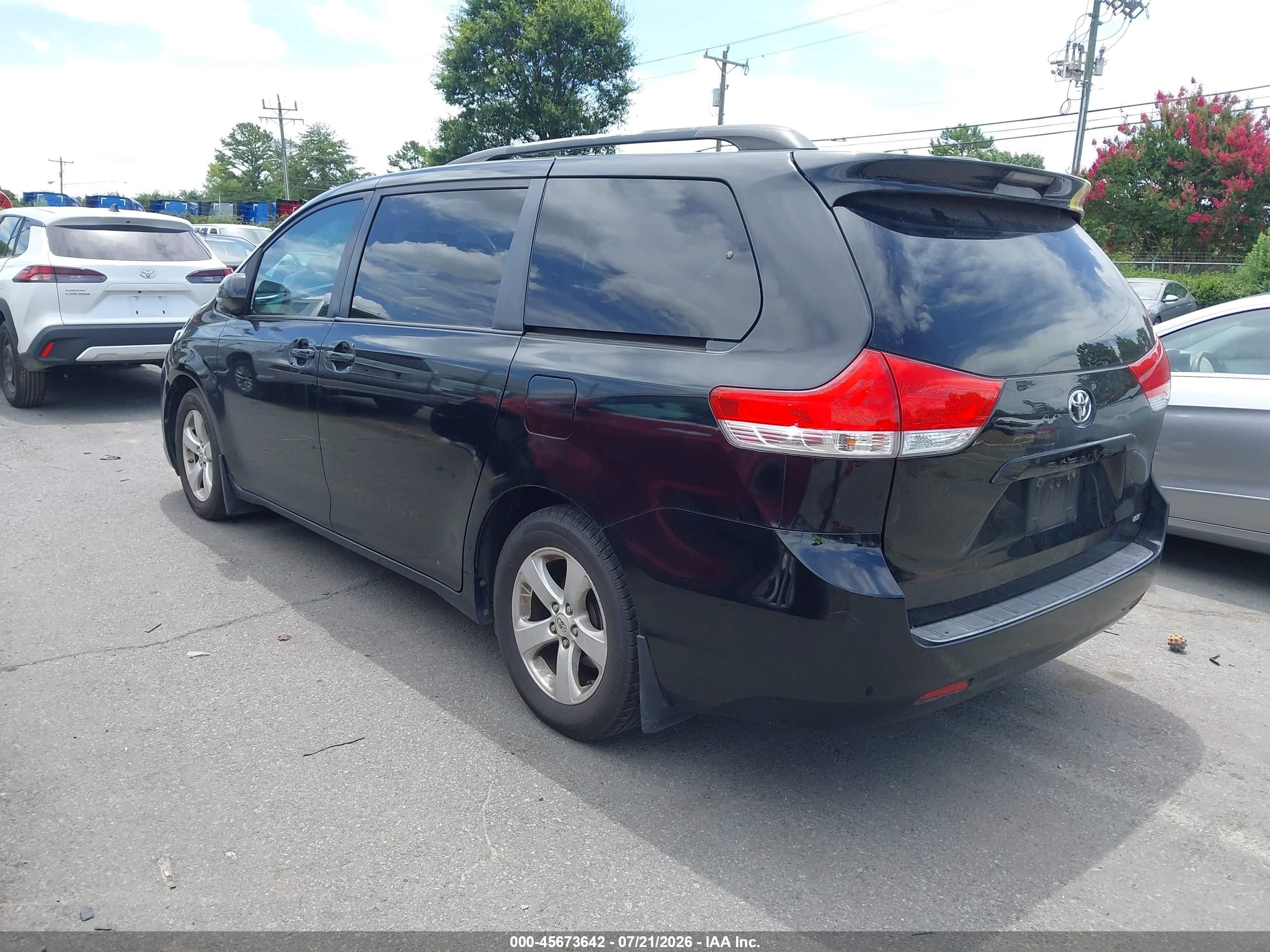 2011 Toyota Sienna Le V6 Black vin: 5TDKK3DC8BS040917