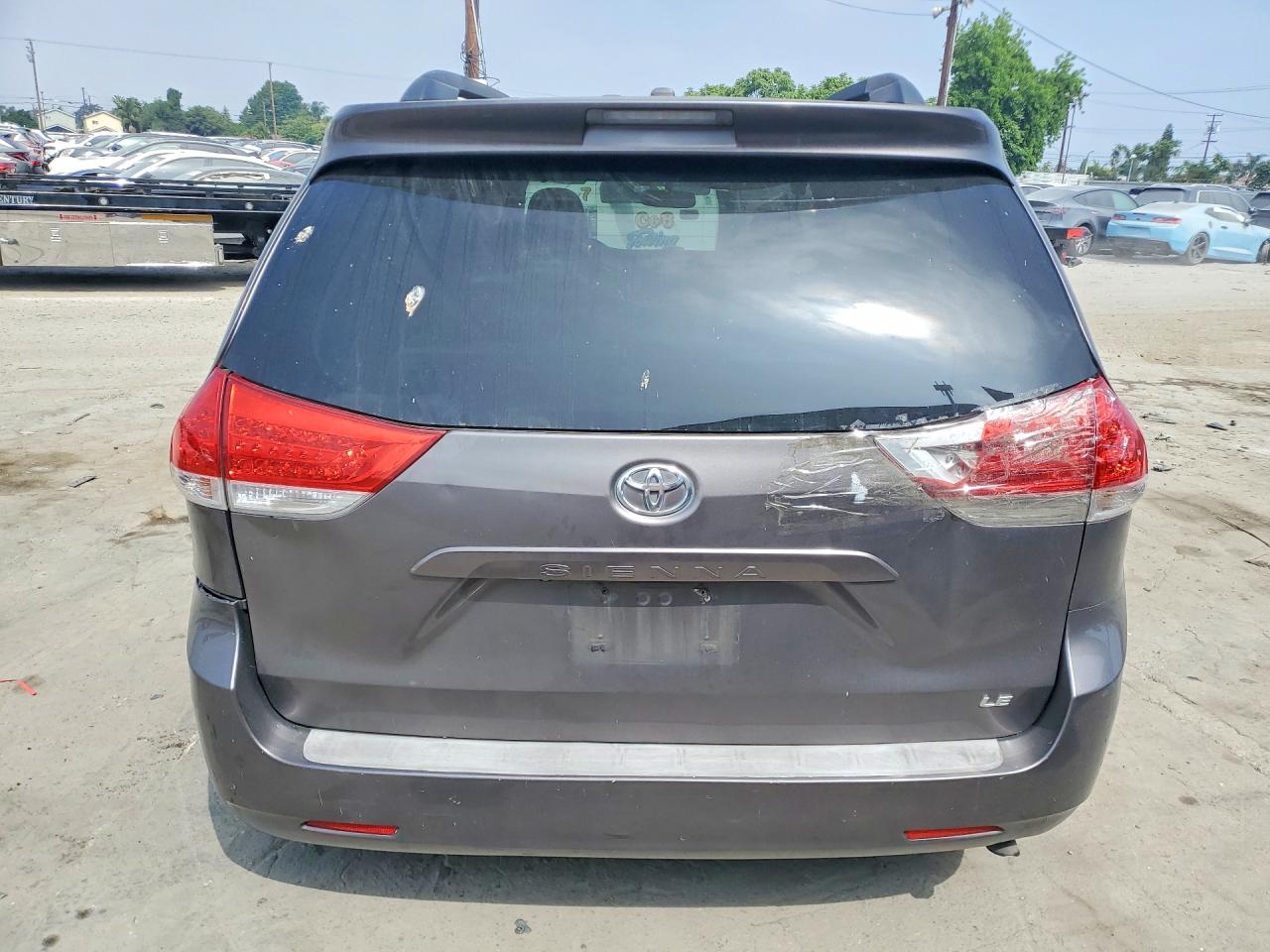2011 Toyota Sienna Le Gray vin: 5TDKK3DC8BS046488