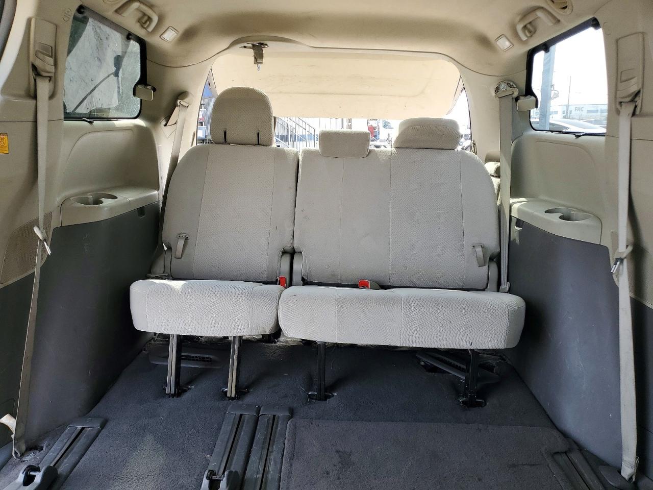 2011 Toyota Sienna Le Gray vin: 5TDKK3DC8BS046488