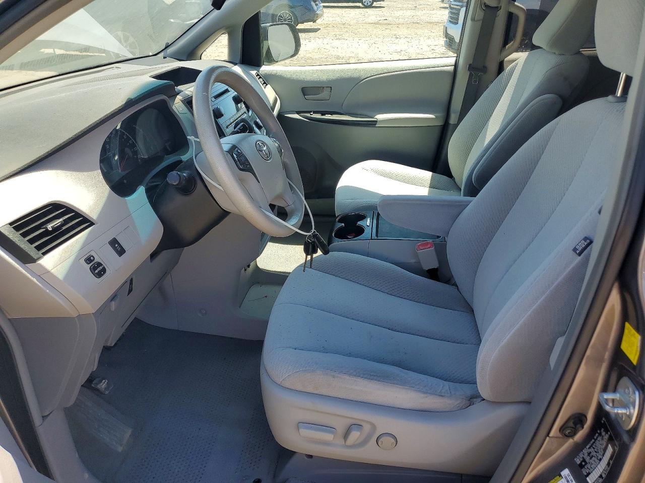 2011 Toyota Sienna Le Серый vin: 5TDKK3DC8BS048676