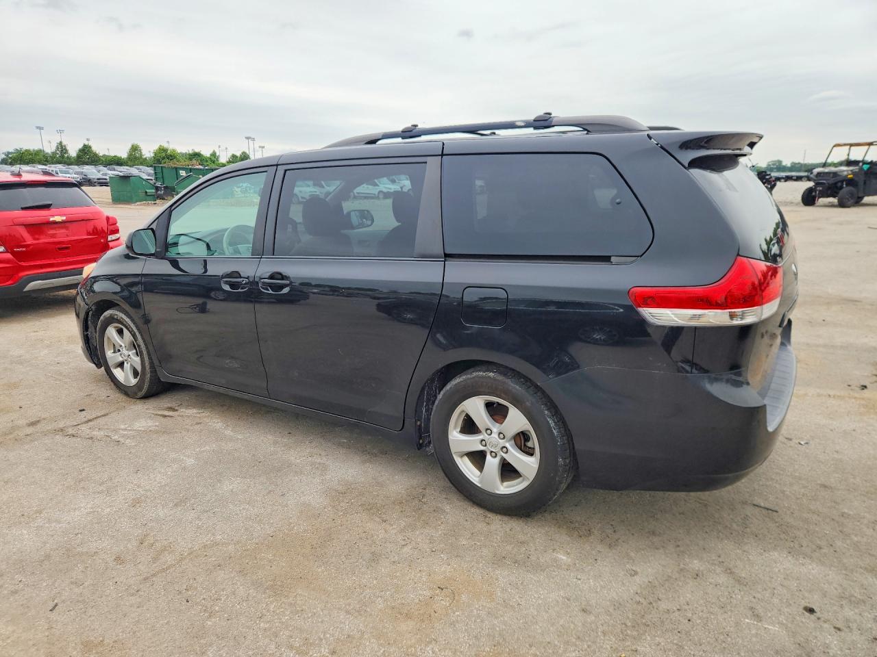 2011 Toyota Sienna Le Black vin: 5TDKK3DC8BS066529