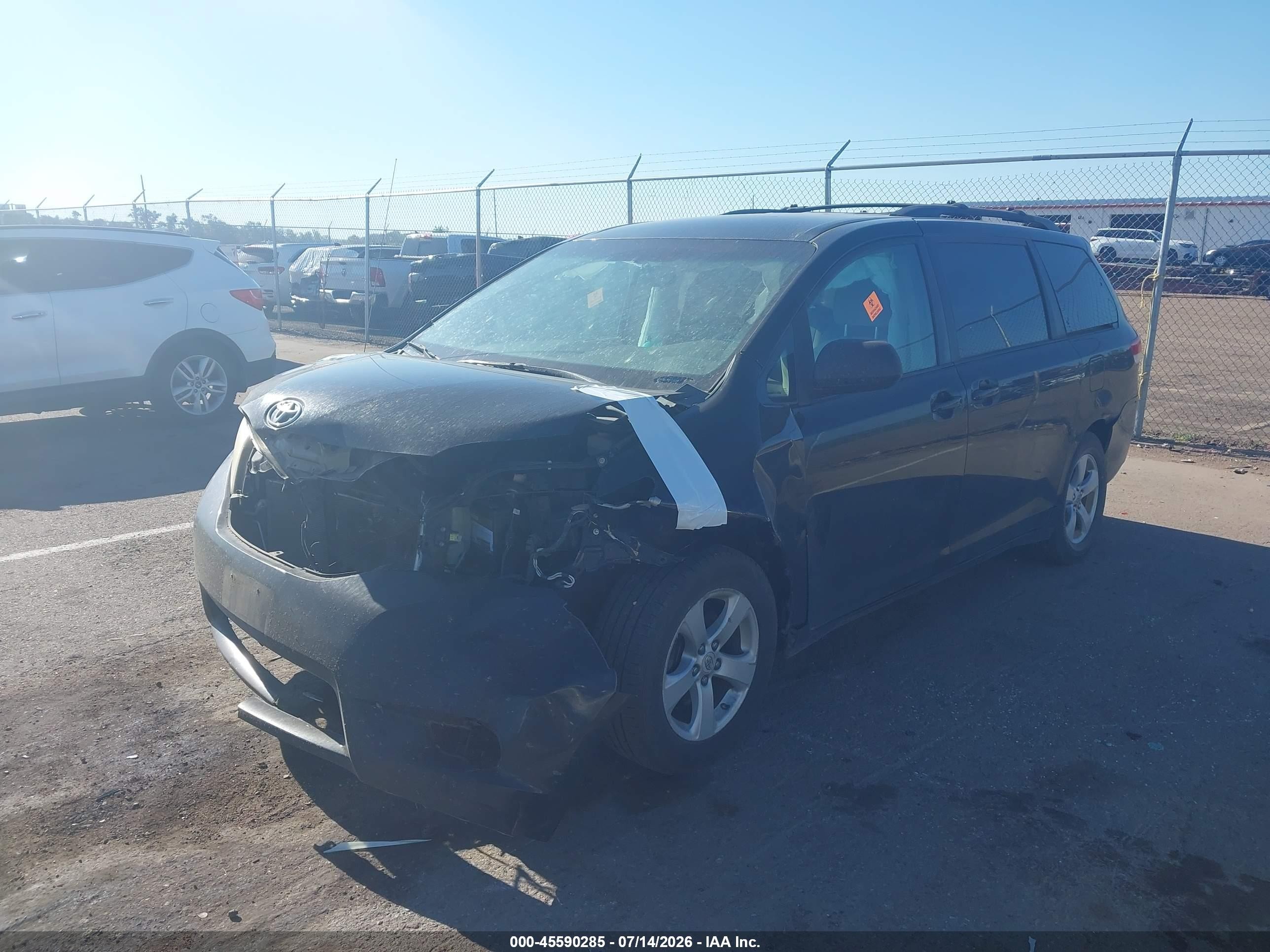 2011 Toyota Sienna Le V6 Black vin: 5TDKK3DC8BS079233