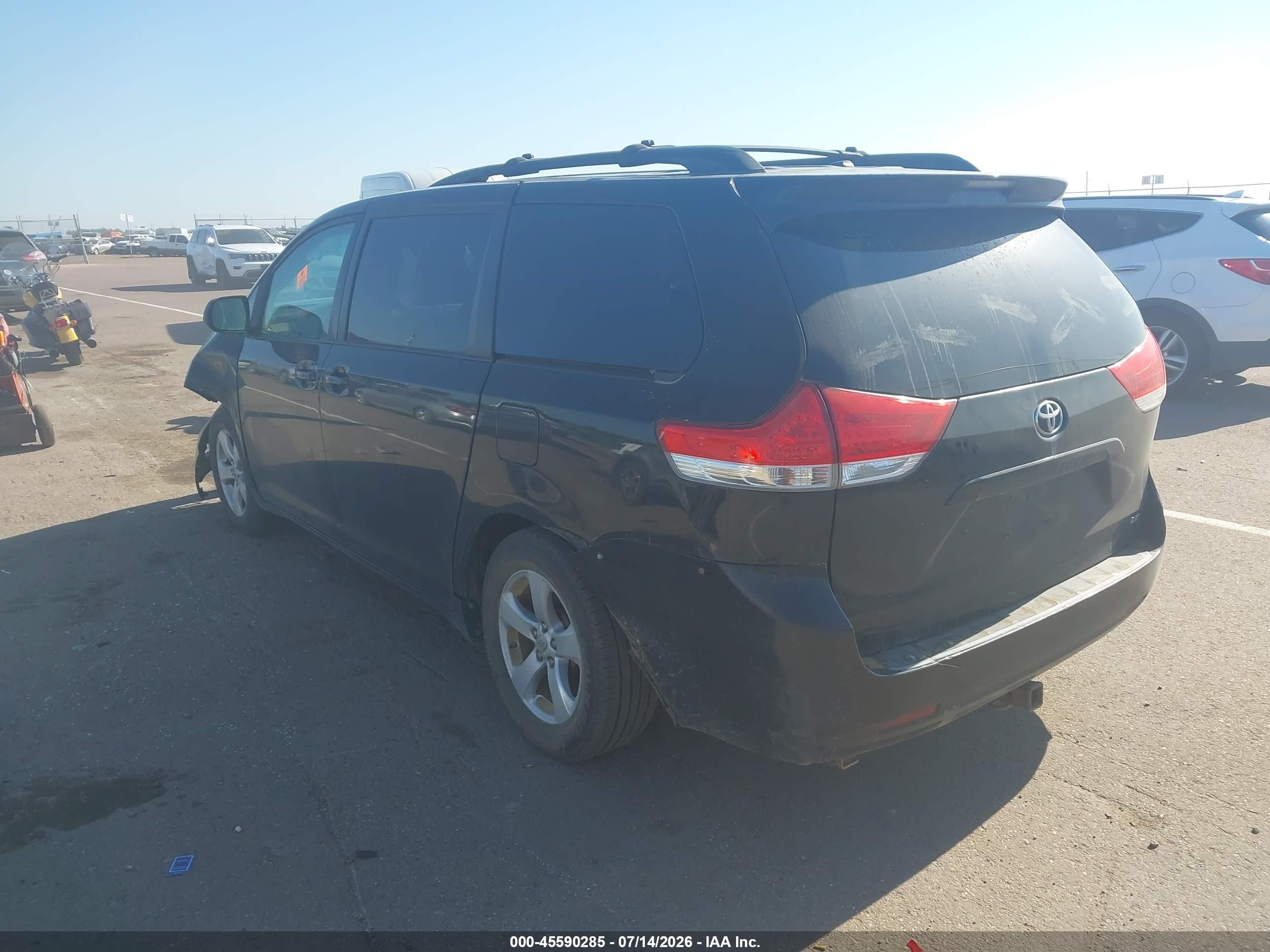 2011 Toyota Sienna Le V6 Black vin: 5TDKK3DC8BS079233