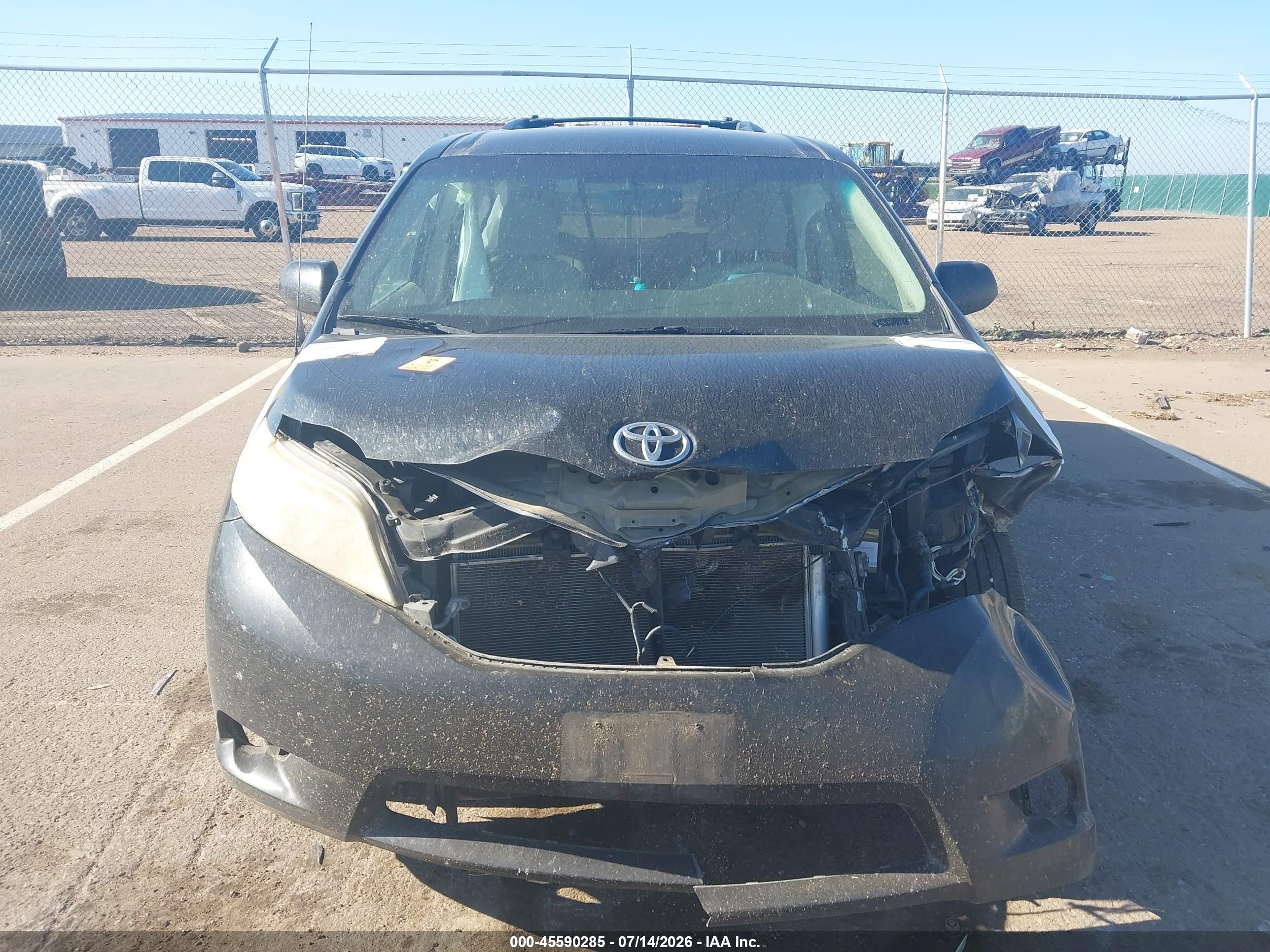 2011 Toyota Sienna Le V6 Black vin: 5TDKK3DC8BS079233