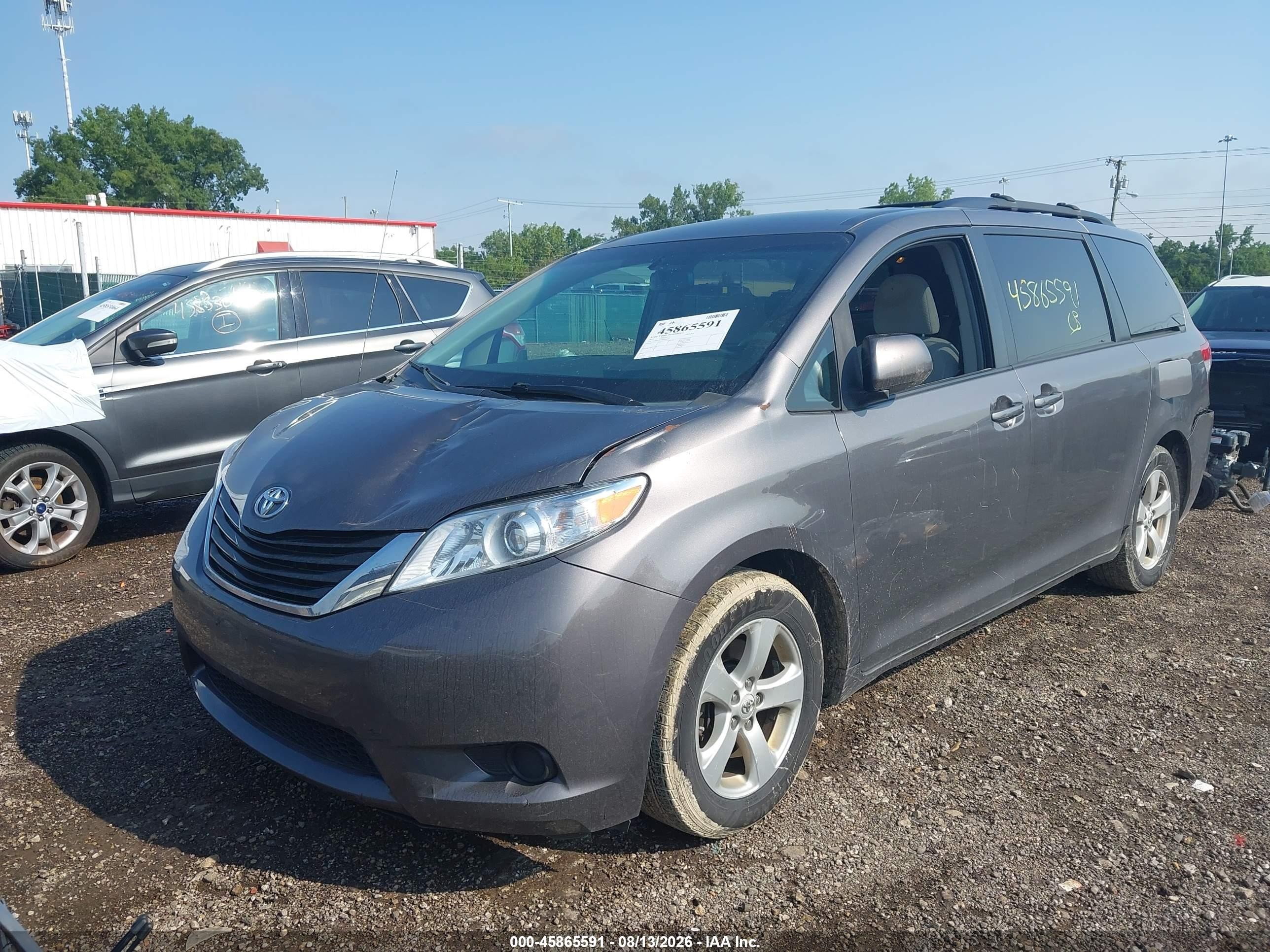 2011 Toyota Sienna Le V6 Gray vin: 5TDKK3DC8BS095741