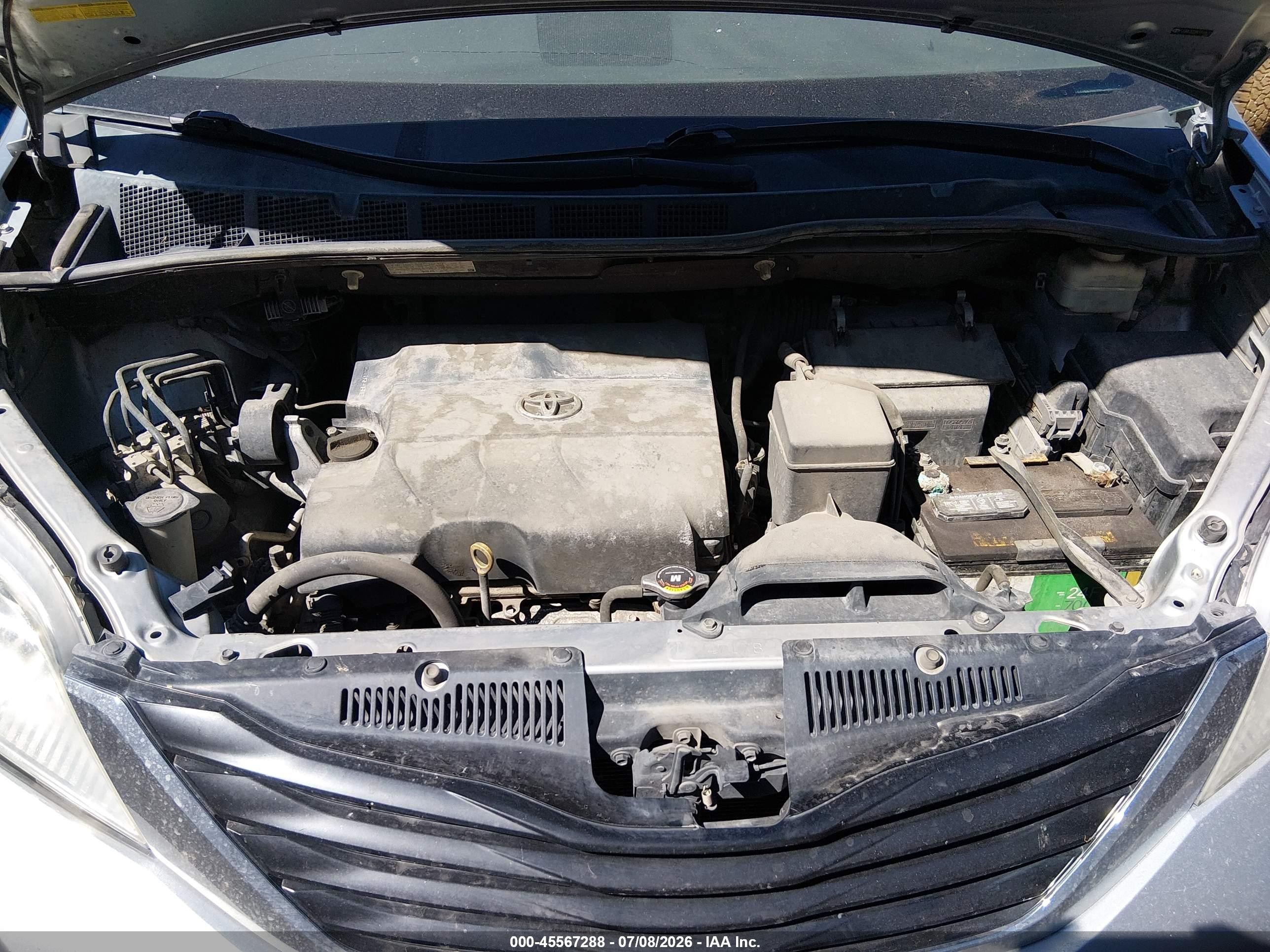 2011 Toyota Sienna Le V6 Серебряный vin: 5TDKK3DC8BS098672