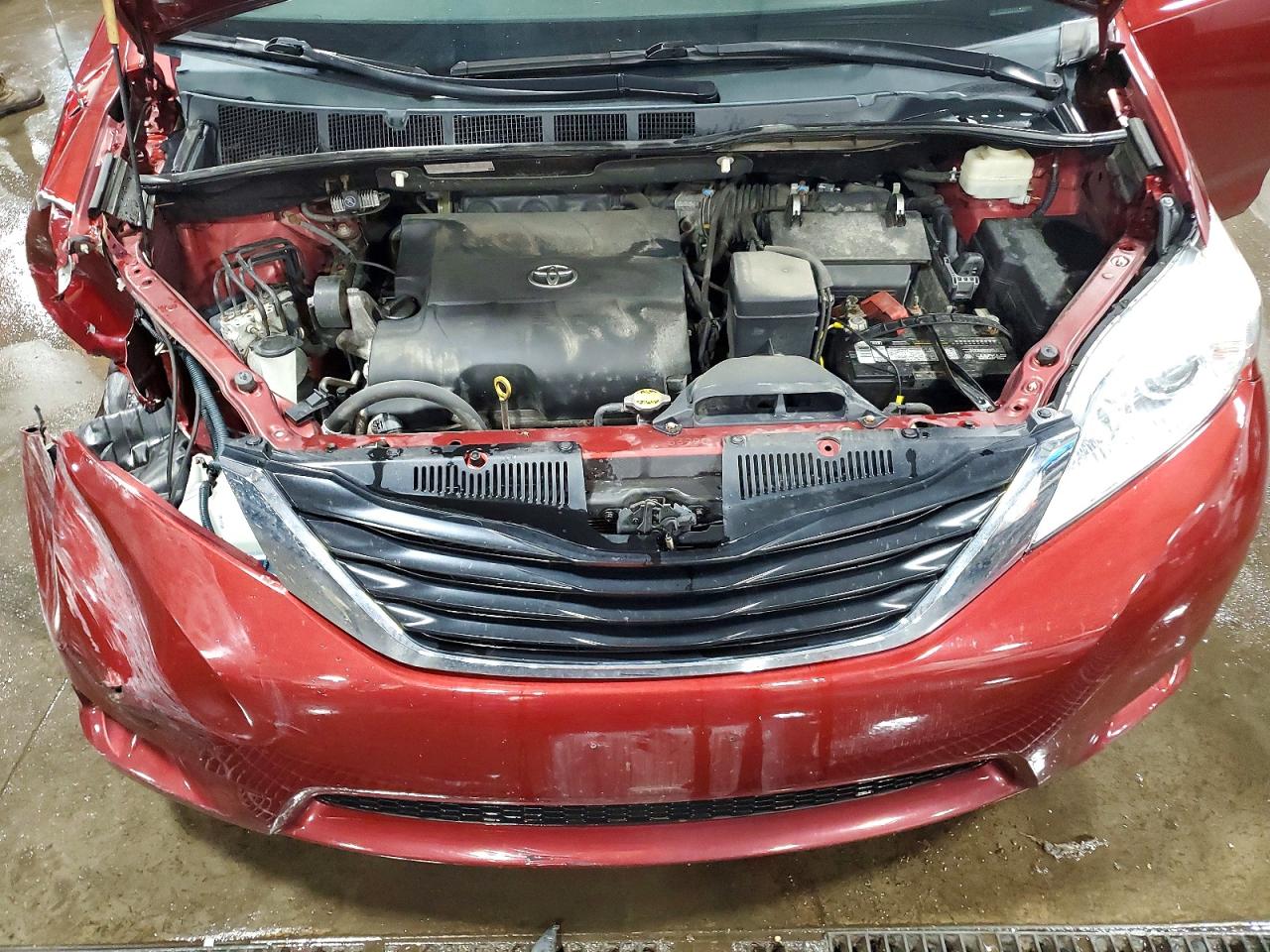 2011 Toyota Sienna Le Burgundy vin: 5TDKK3DC8BS104227