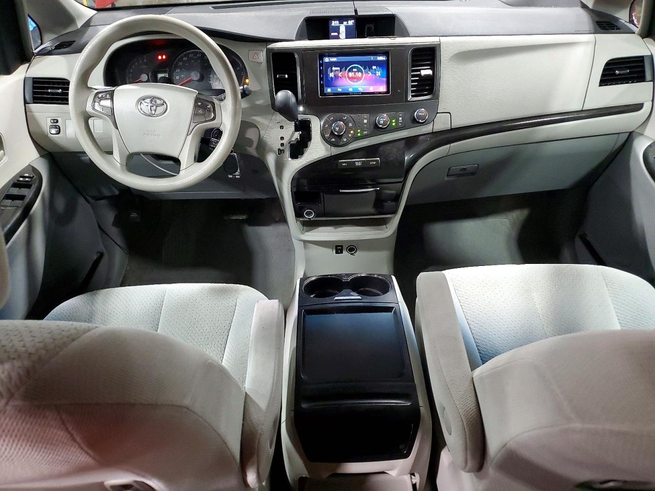 2011 Toyota Sienna Le Burgundy vin: 5TDKK3DC8BS104227