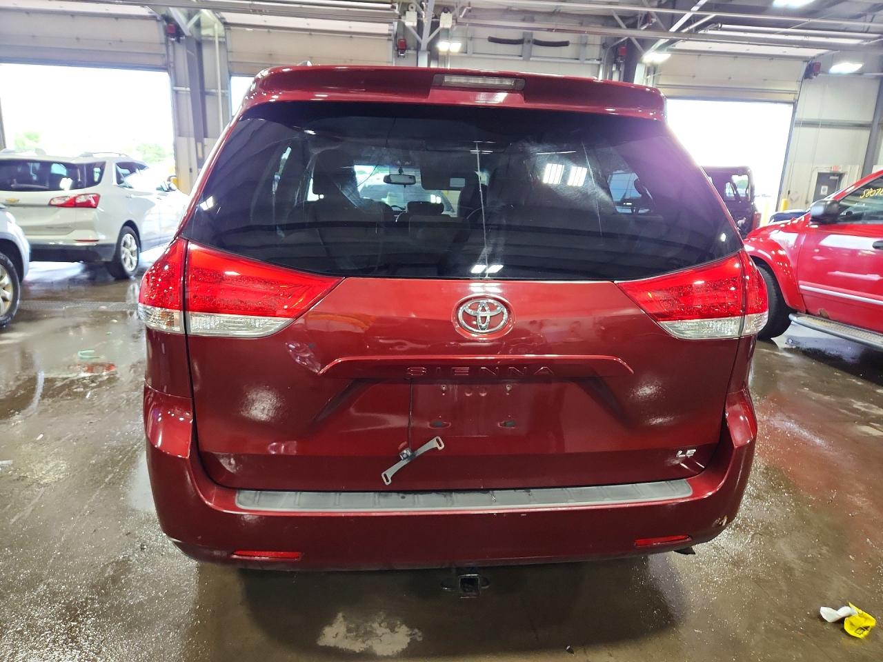 2011 Toyota Sienna Le Burgundy vin: 5TDKK3DC8BS104227