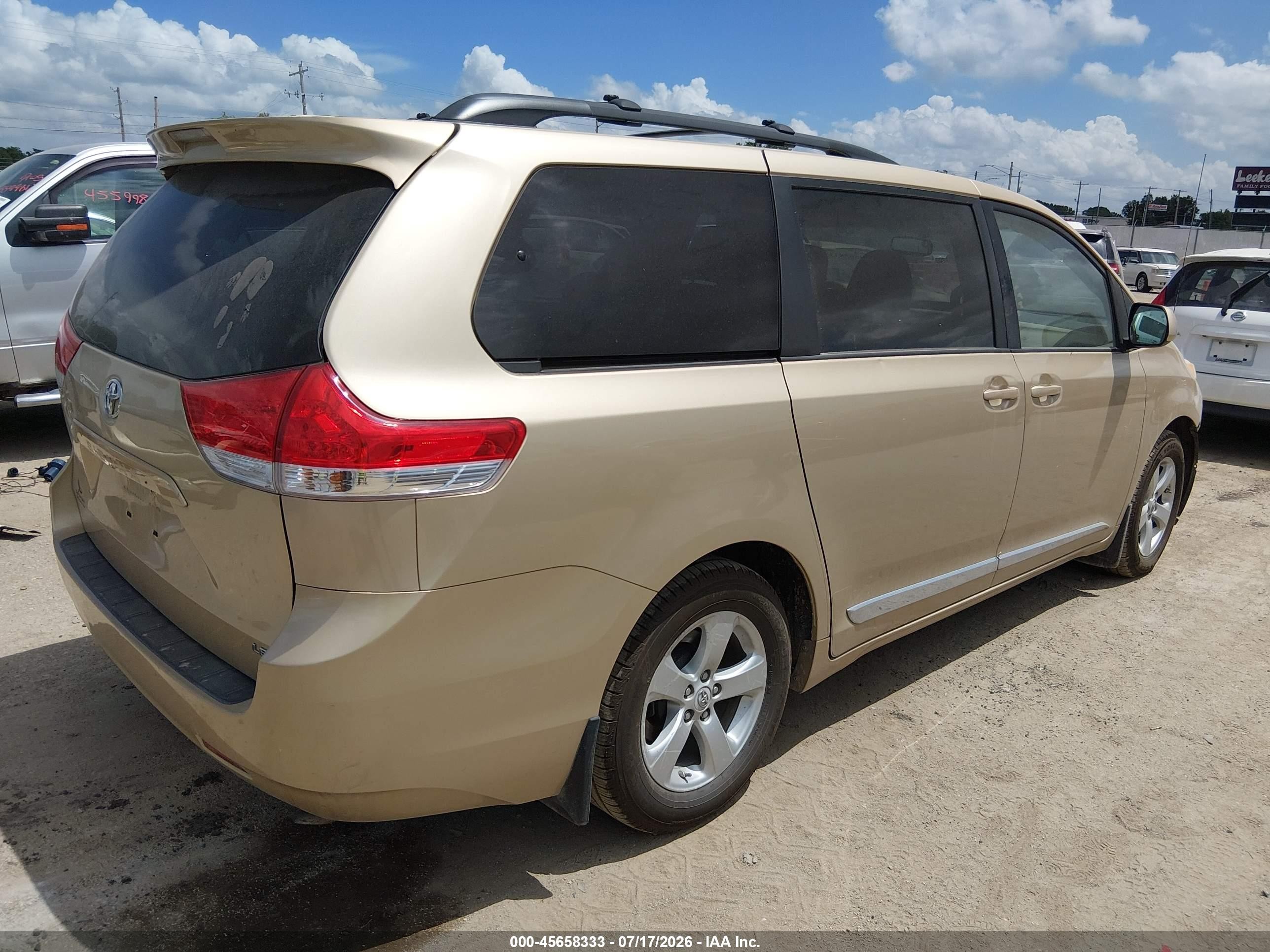 2011 Toyota Sienna Le V6 Champagne vin: 5TDKK3DC8BS119004