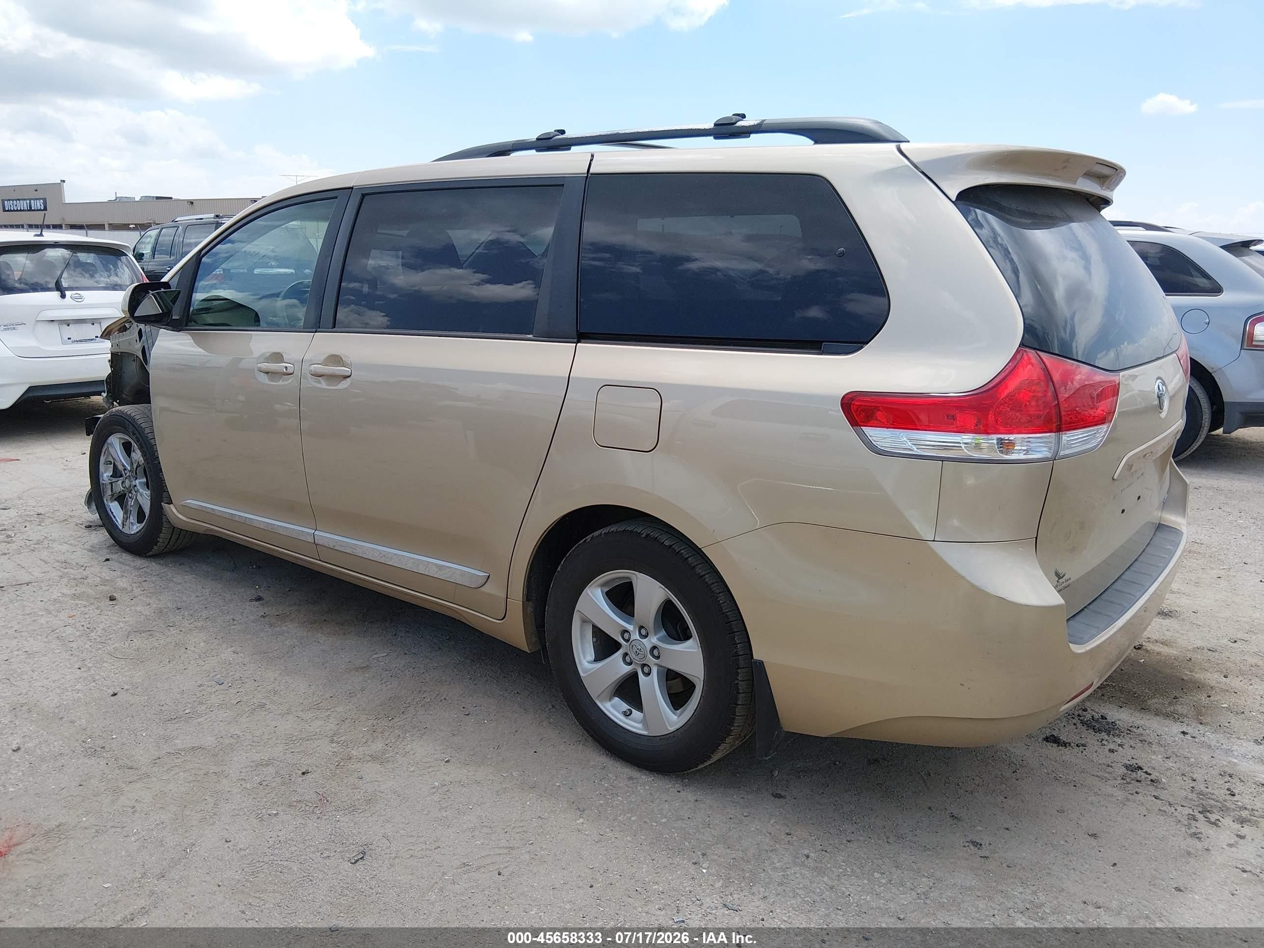 2011 Toyota Sienna Le V6 Champagne vin: 5TDKK3DC8BS119004