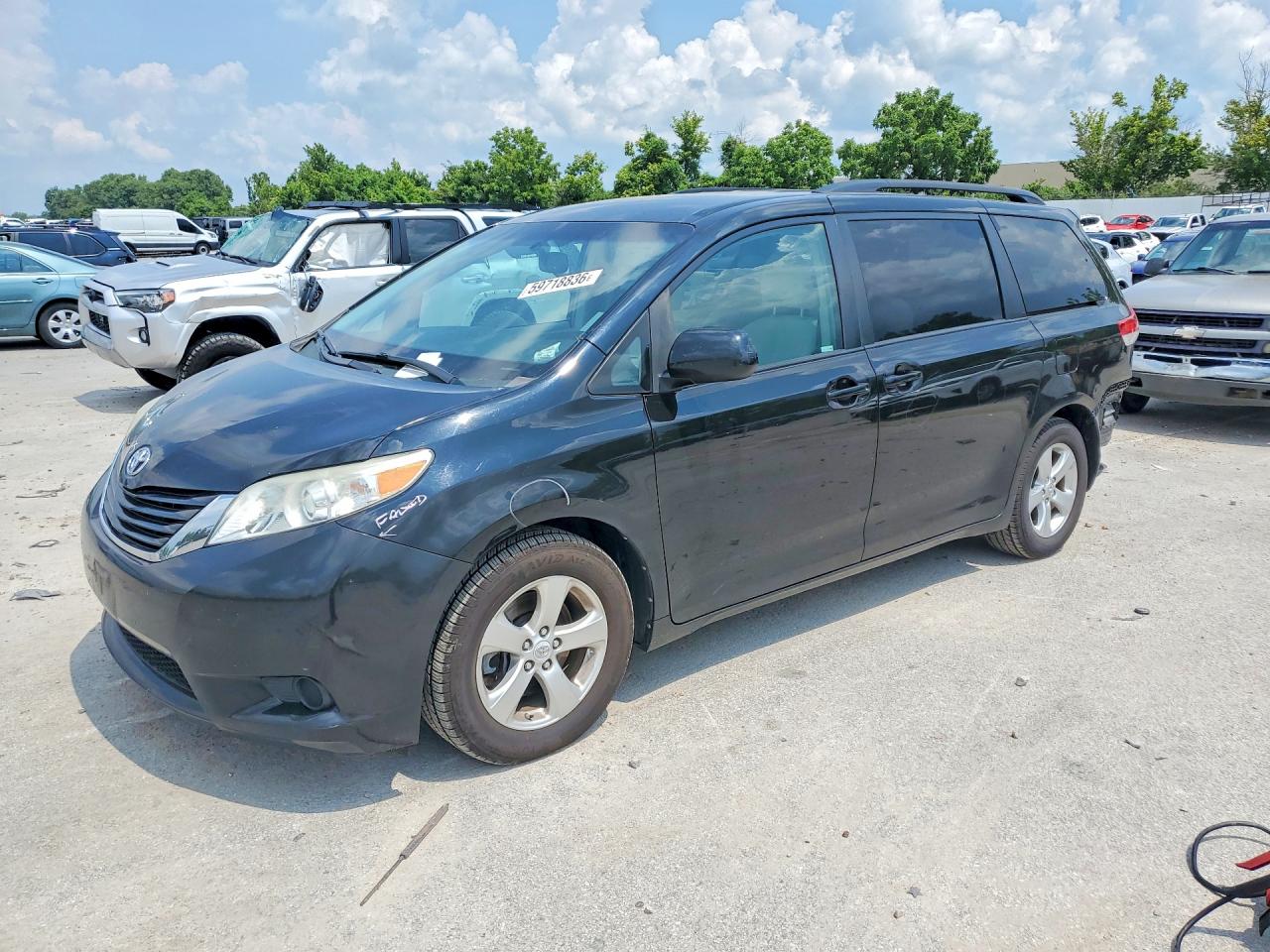 2011 Toyota Sienna Le Black vin: 5TDKK3DC8BS141651