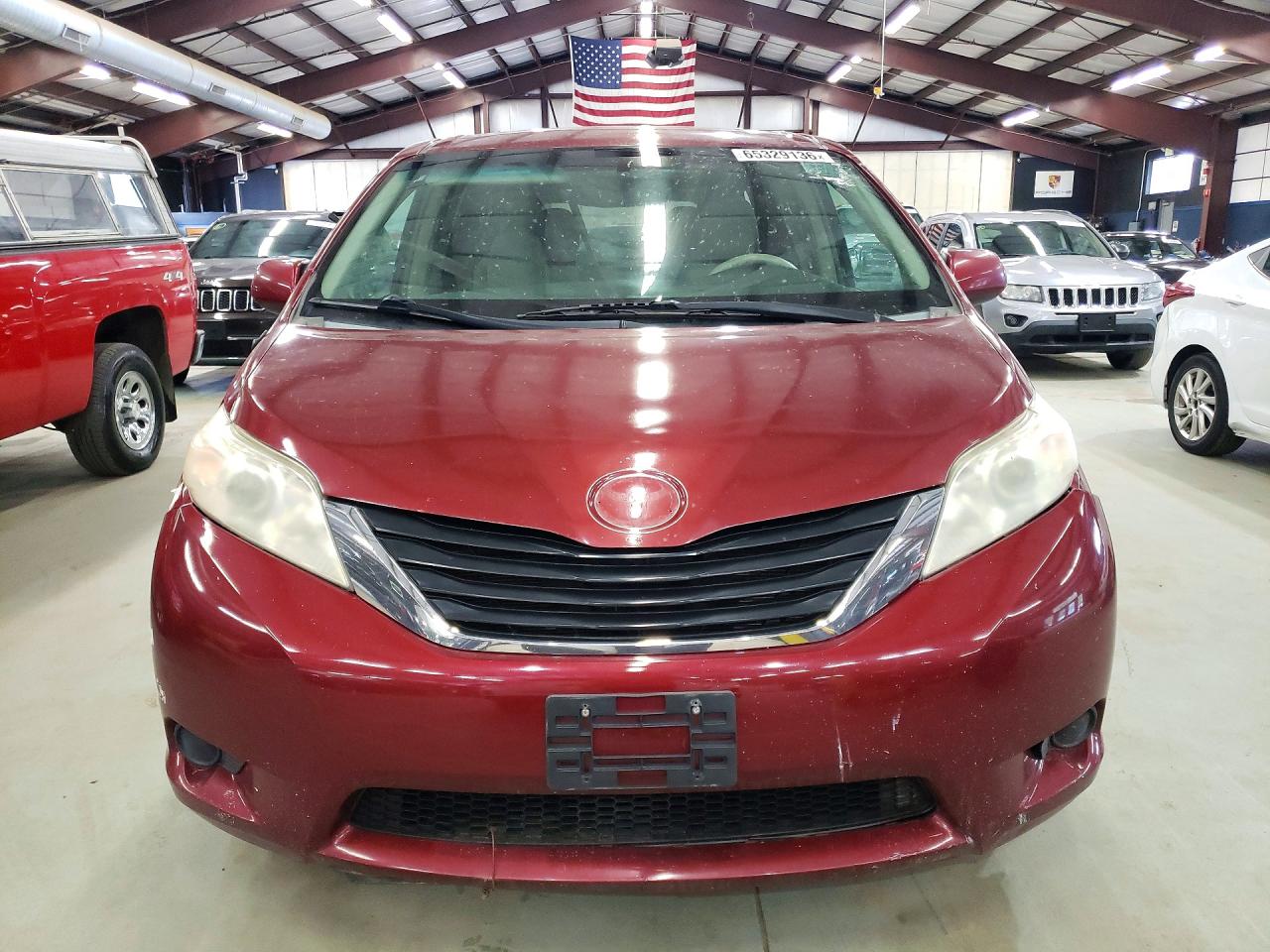 2011 Toyota Sienna Le Red vin: 5TDKK3DC8BS156246