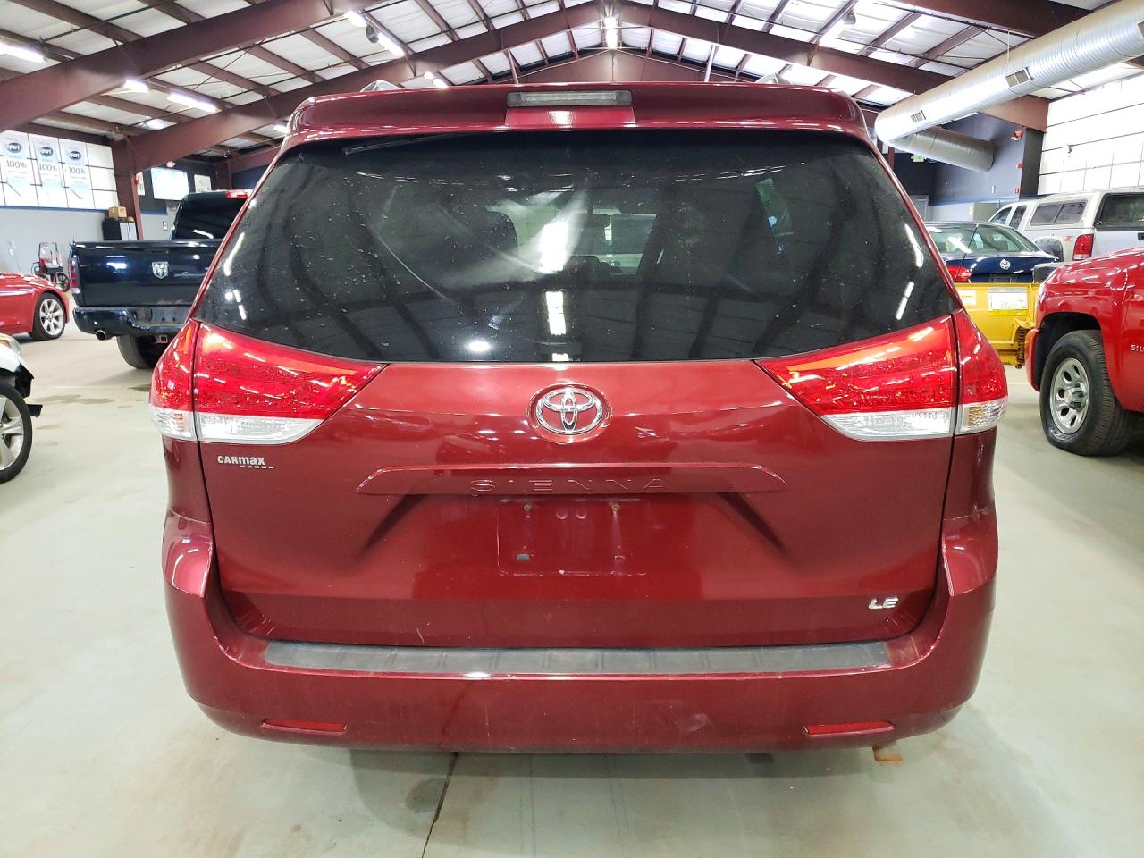 2011 Toyota Sienna Le Red vin: 5TDKK3DC8BS156246