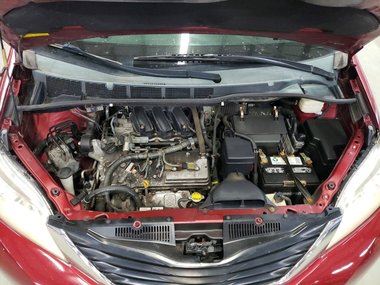 2011 Toyota Sienna Le Red vin: 5TDKK3DC8BS156246