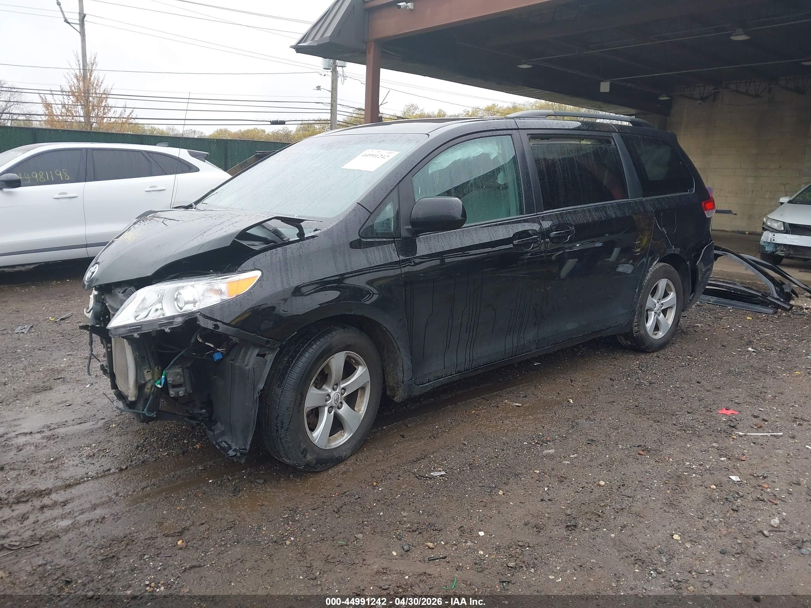 2011 Toyota Sienna Le V6 Черный vin: 5TDKK3DC8BS171801