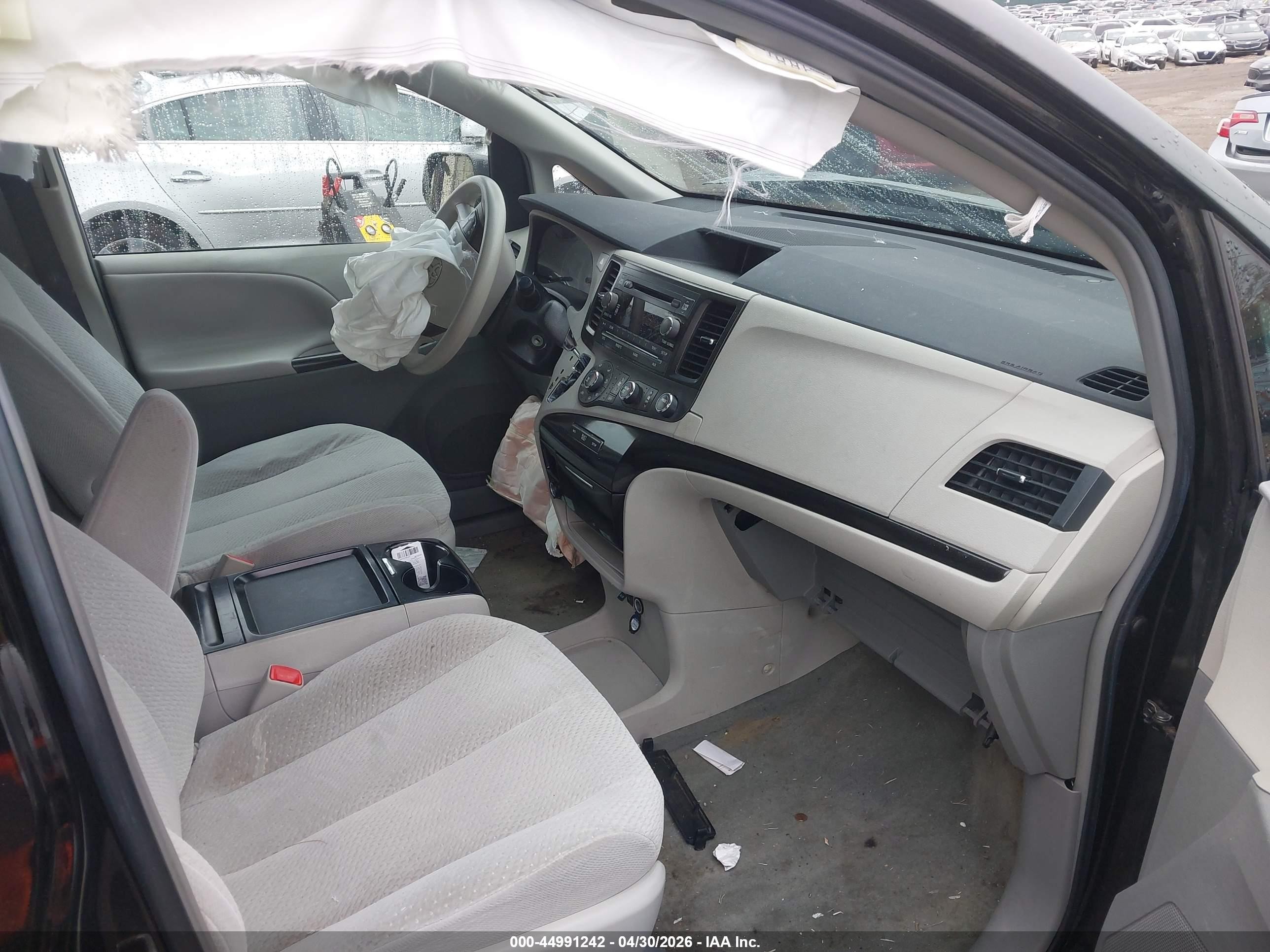 2011 Toyota Sienna Le V6 Черный vin: 5TDKK3DC8BS171801