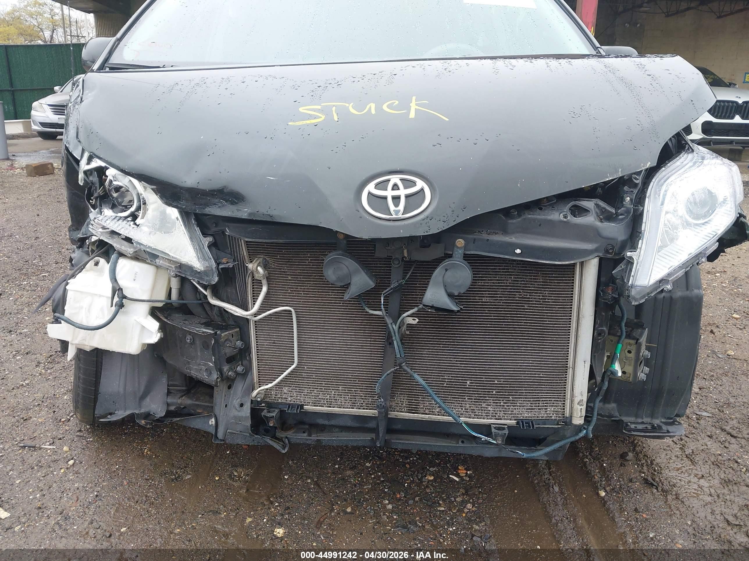 2011 Toyota Sienna Le V6 Черный vin: 5TDKK3DC8BS171801