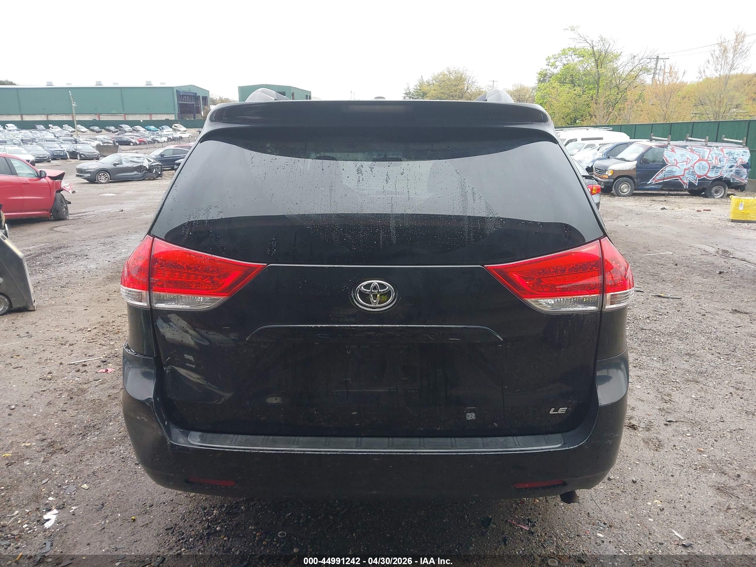 2011 Toyota Sienna Le V6 Черный vin: 5TDKK3DC8BS171801