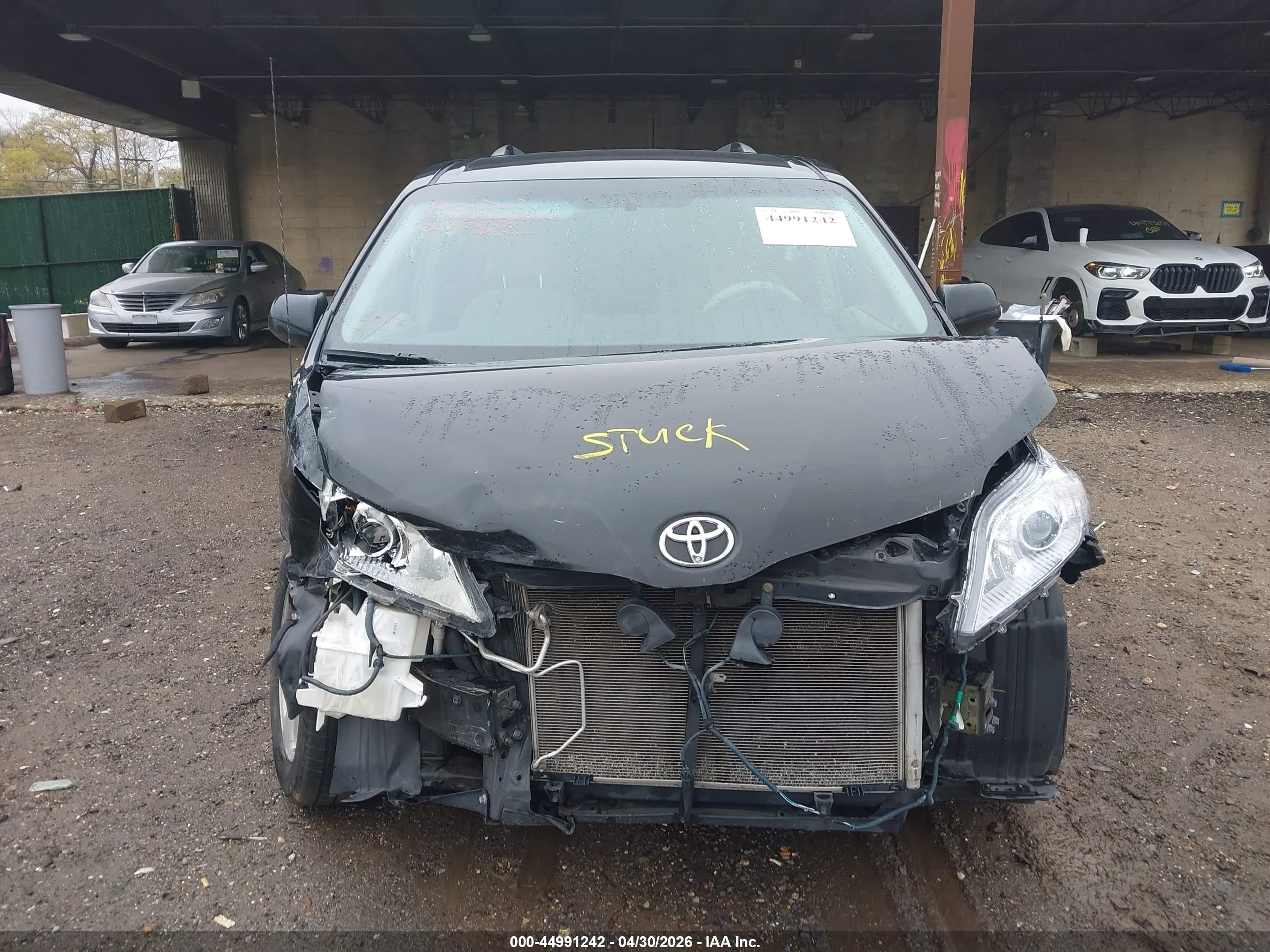2011 Toyota Sienna Le V6 Черный vin: 5TDKK3DC8BS171801