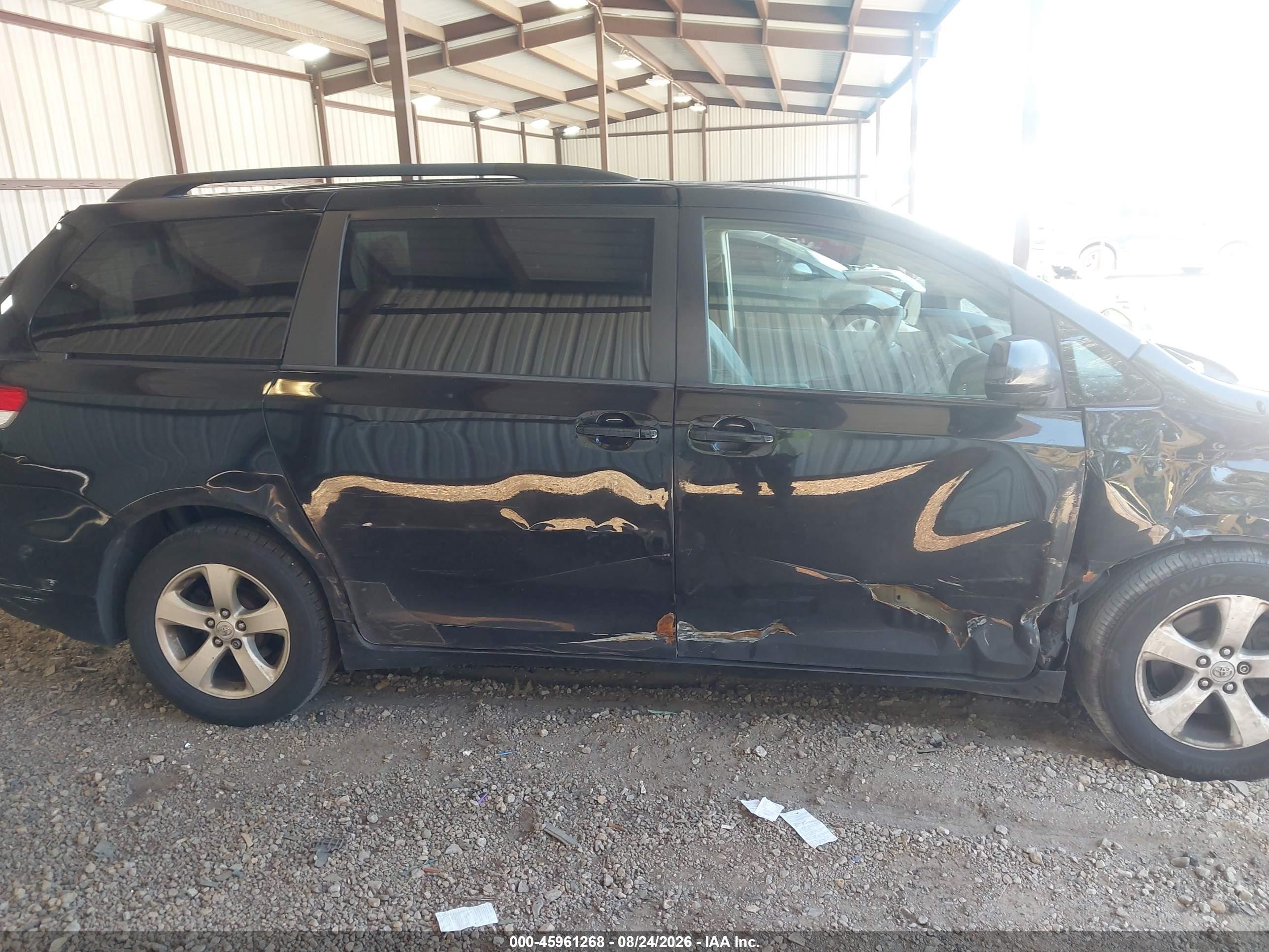2011 Toyota Sienna Le V6 Black vin: 5TDKK3DC8BS172589