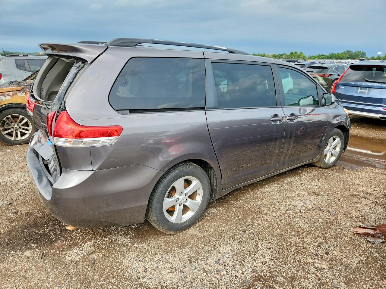 2012 Toyota Sienna Le Gray vin: 5TDKK3DC8CS179334
