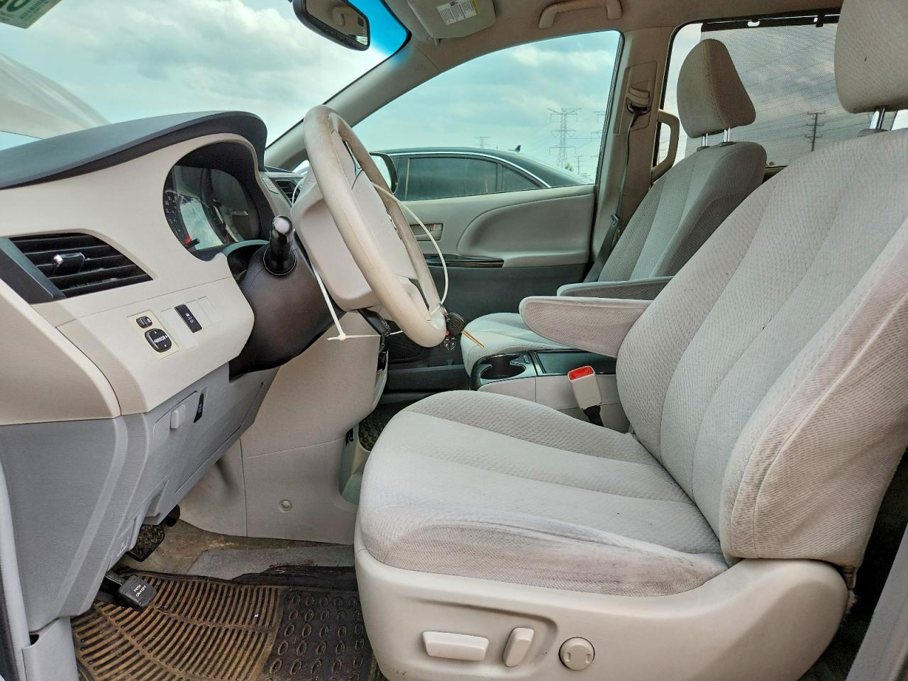 2012 Toyota Sienna Le Gray vin: 5TDKK3DC8CS179334