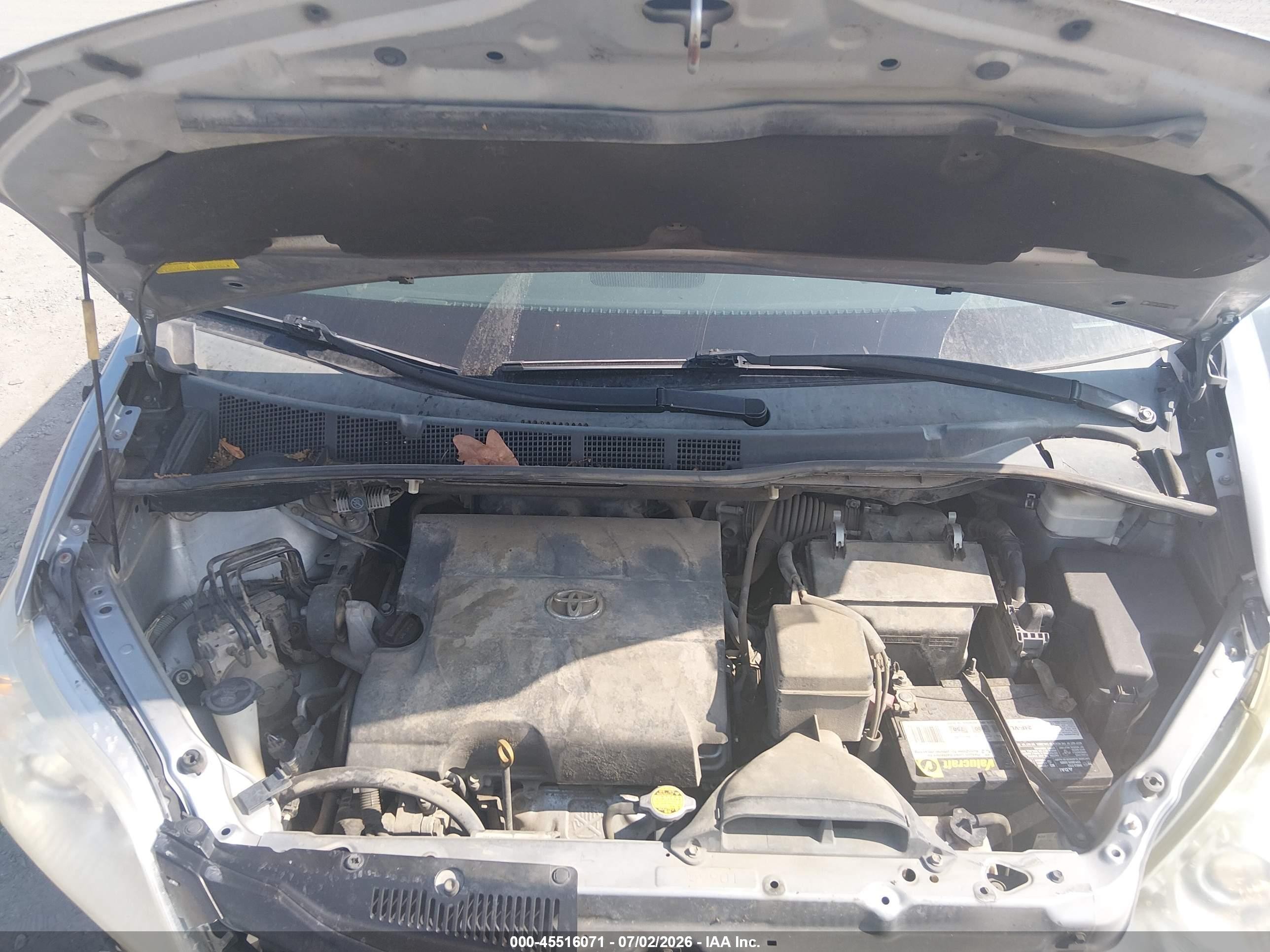 2012 Toyota Sienna Le V6 8 Passenger Серебряный vin: 5TDKK3DC8CS190673