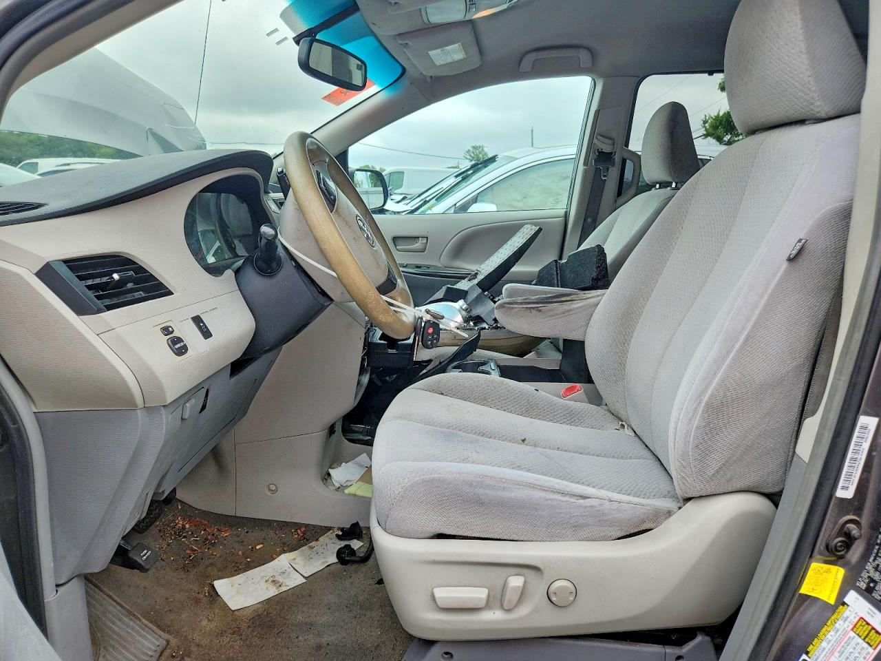2012 Toyota Sienna Le Gray vin: 5TDKK3DC8CS193072