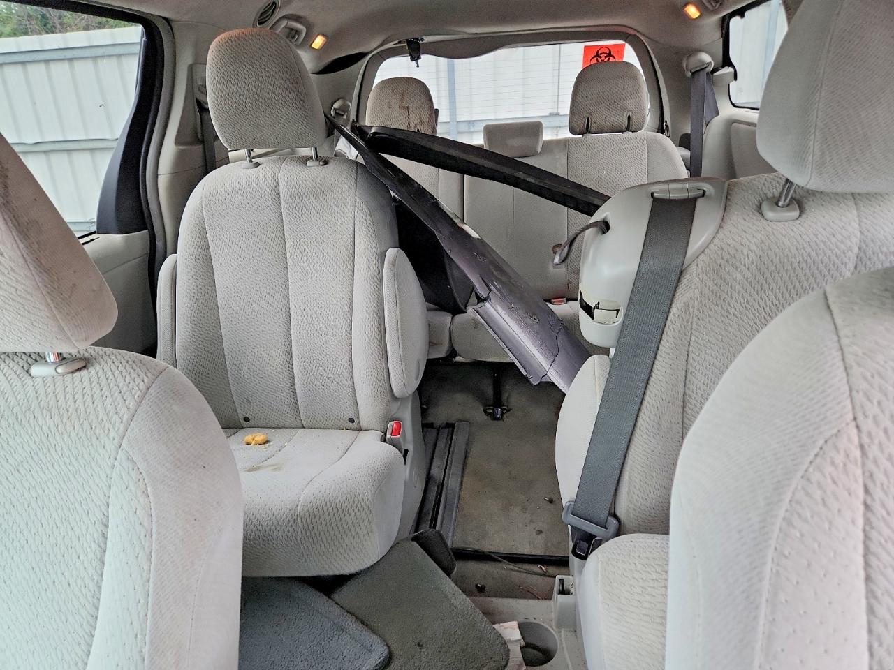 2012 Toyota Sienna Le Gray vin: 5TDKK3DC8CS193072