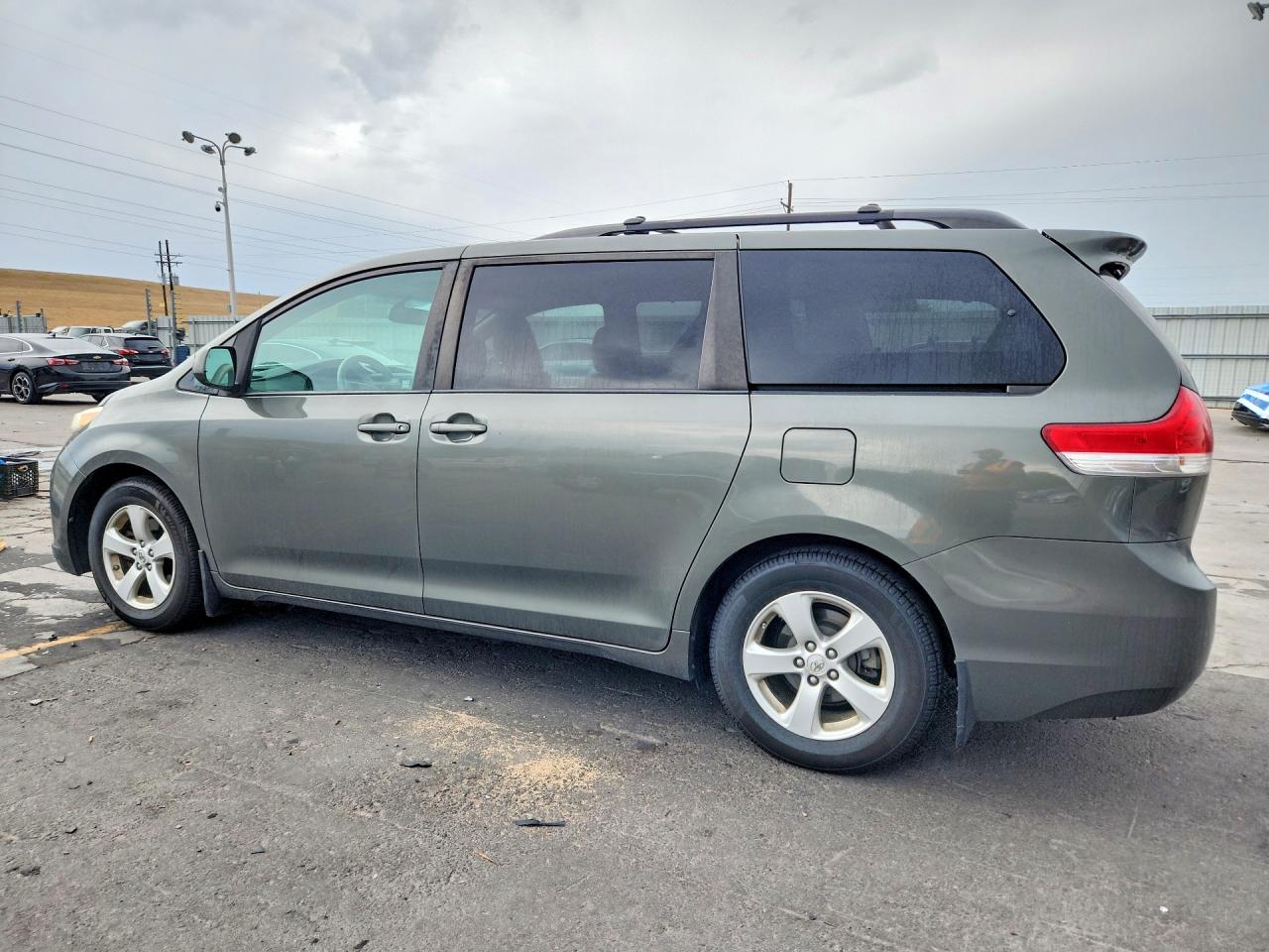 2012 Toyota Sienna Le Green vin: 5TDKK3DC8CS208976