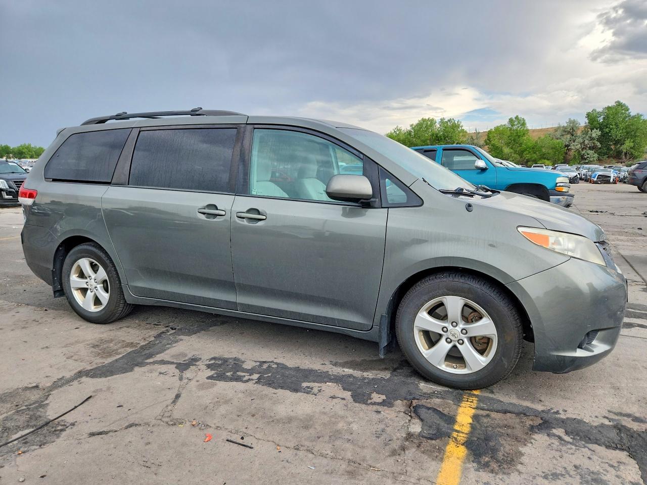 2012 Toyota Sienna Le Green vin: 5TDKK3DC8CS208976