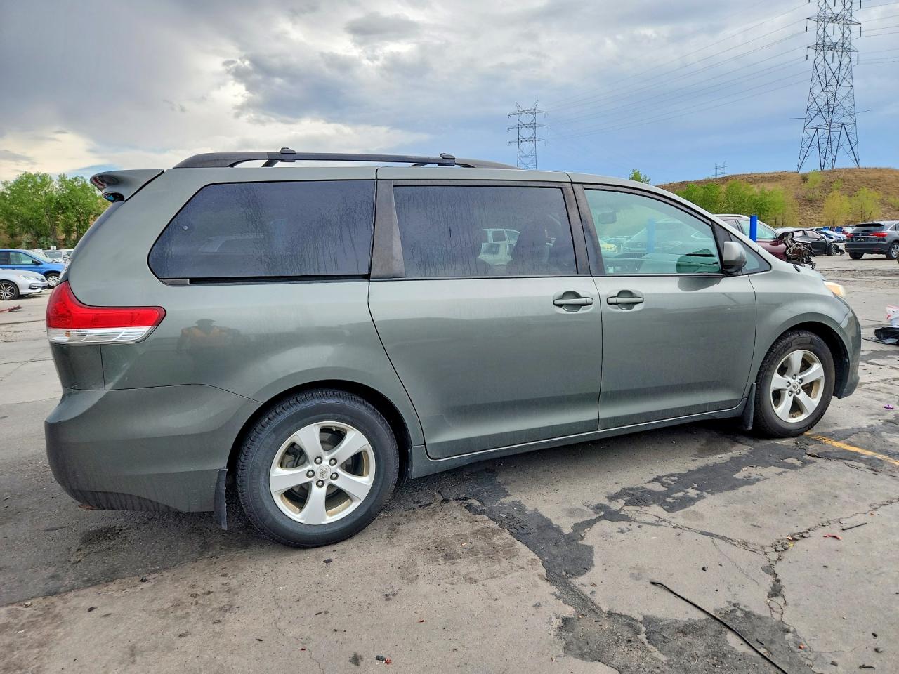 2012 Toyota Sienna Le Green vin: 5TDKK3DC8CS208976