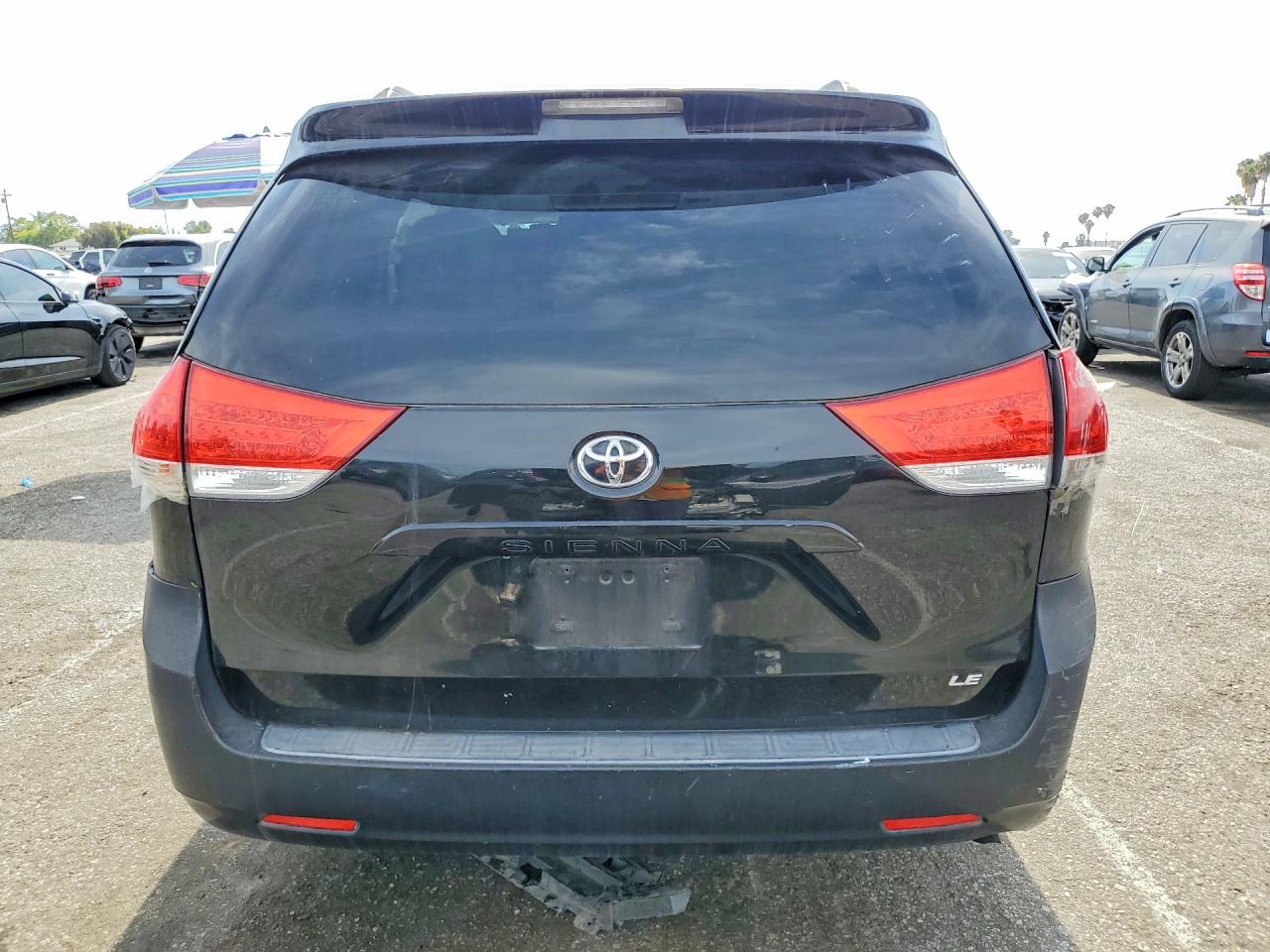 2012 Toyota Sienna Le 8-passenger Black vin: 5TDKK3DC8CS218200