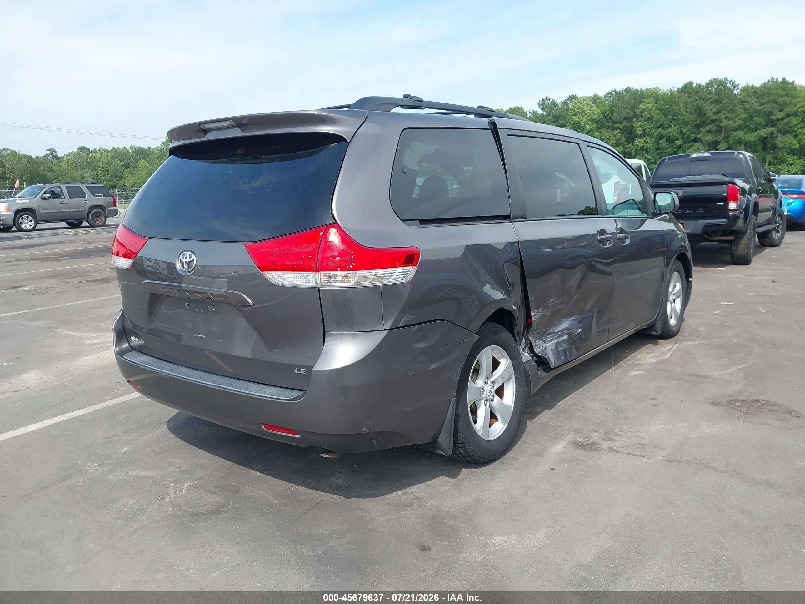 2012 Toyota Sienna Le V6 8 Passenger Gray vin: 5TDKK3DC8CS218293