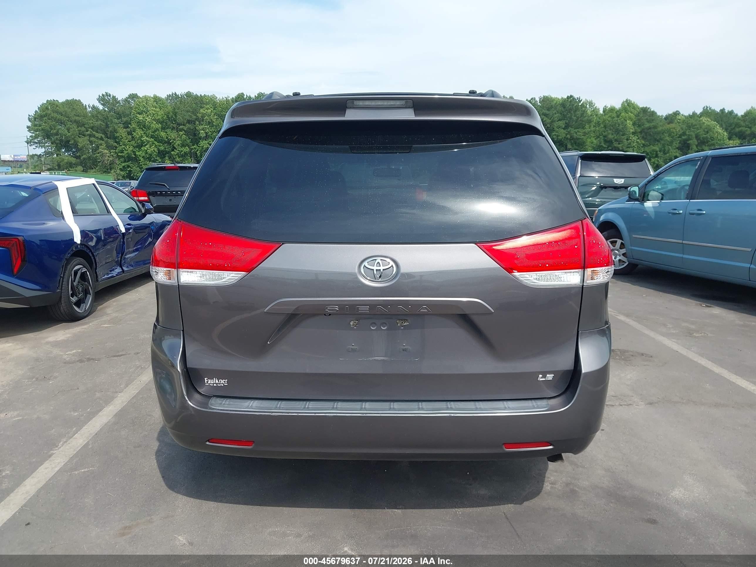 2012 Toyota Sienna Le V6 8 Passenger Gray vin: 5TDKK3DC8CS218293
