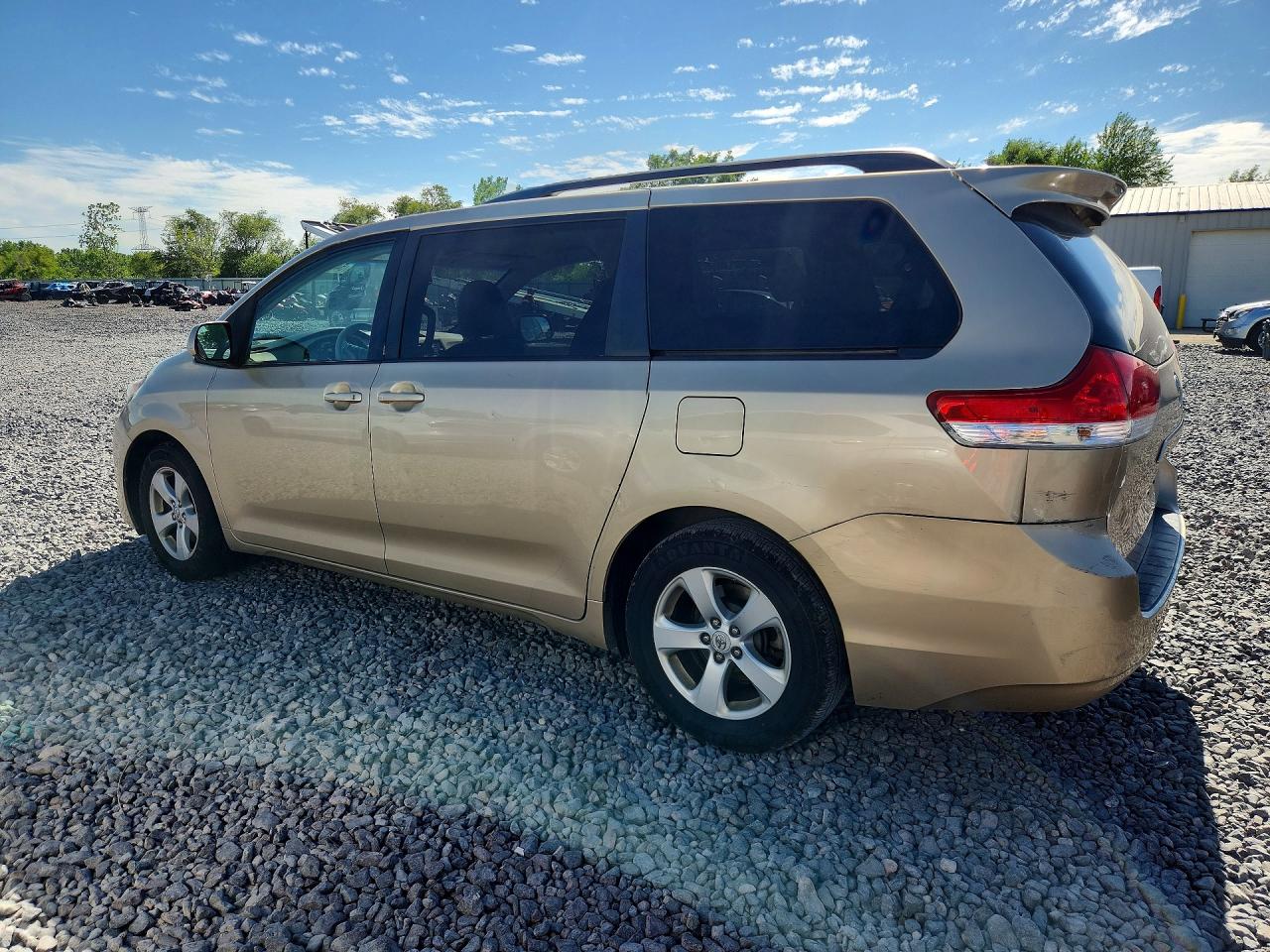 2012 Toyota Sienna Le Tan vin: 5TDKK3DC8CS221629