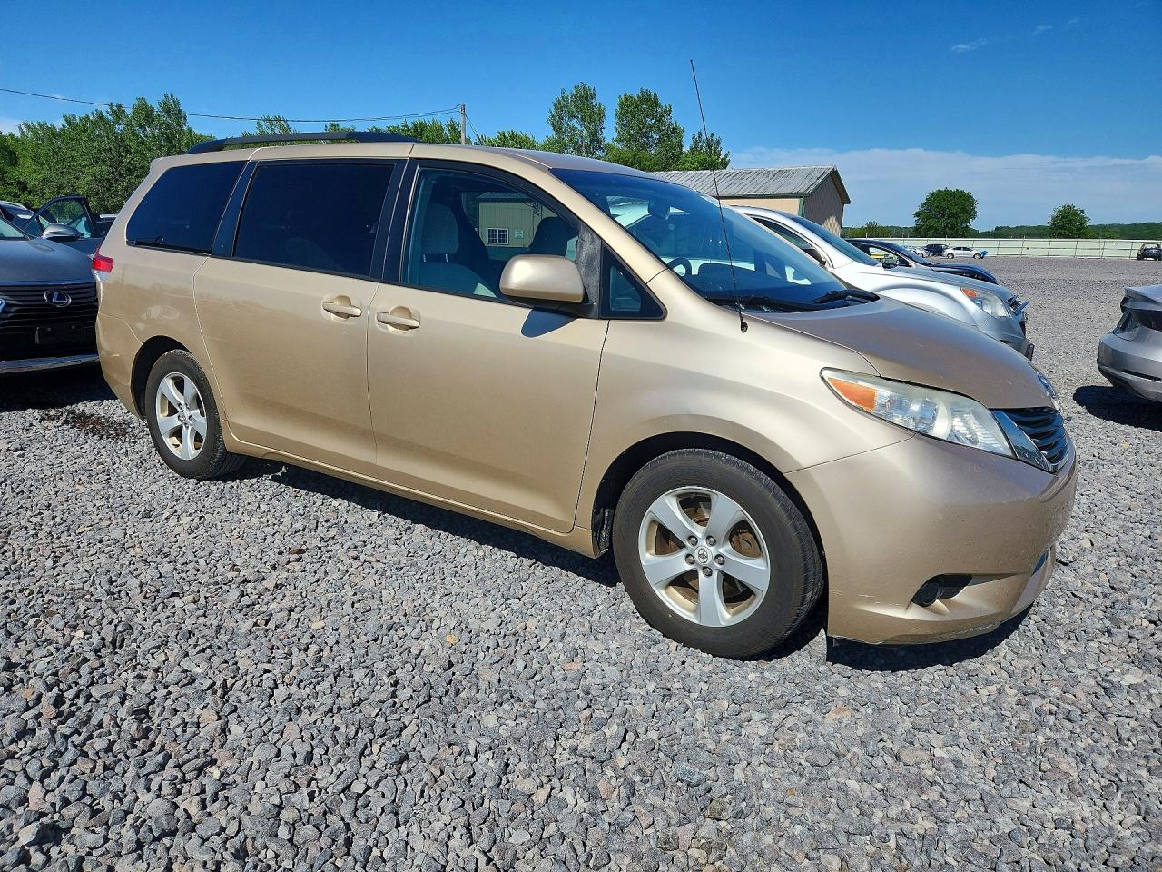 2012 Toyota Sienna Le Tan vin: 5TDKK3DC8CS221629