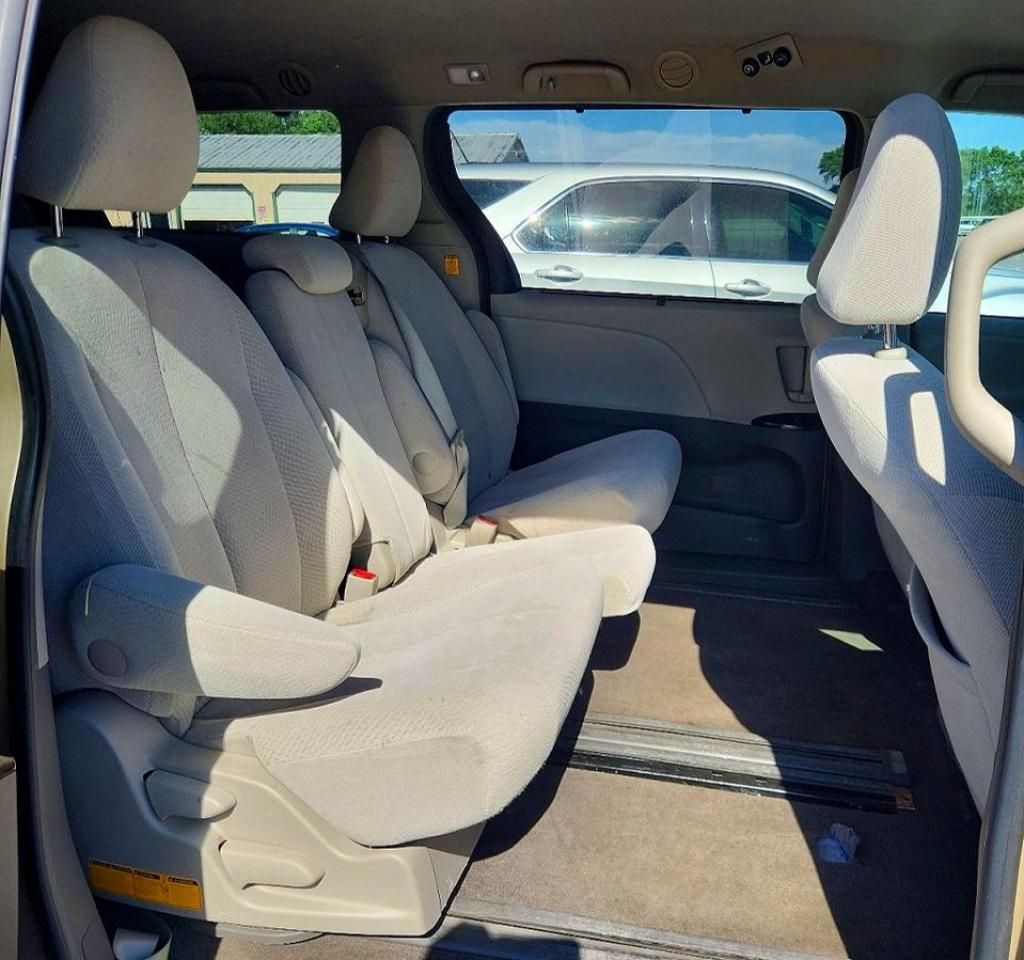 2012 Toyota Sienna Le Tan vin: 5TDKK3DC8CS221629