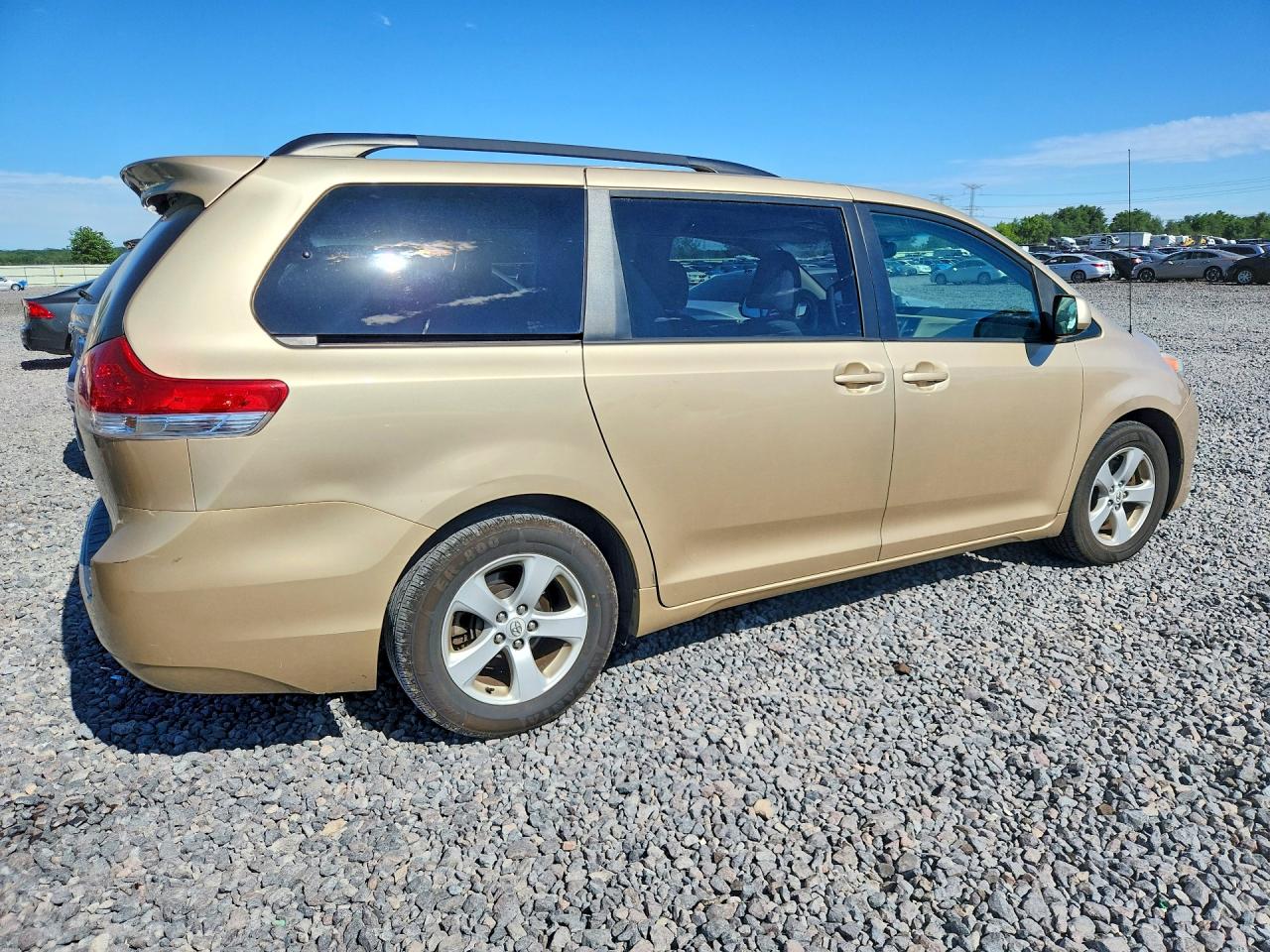 2012 Toyota Sienna Le Tan vin: 5TDKK3DC8CS221629