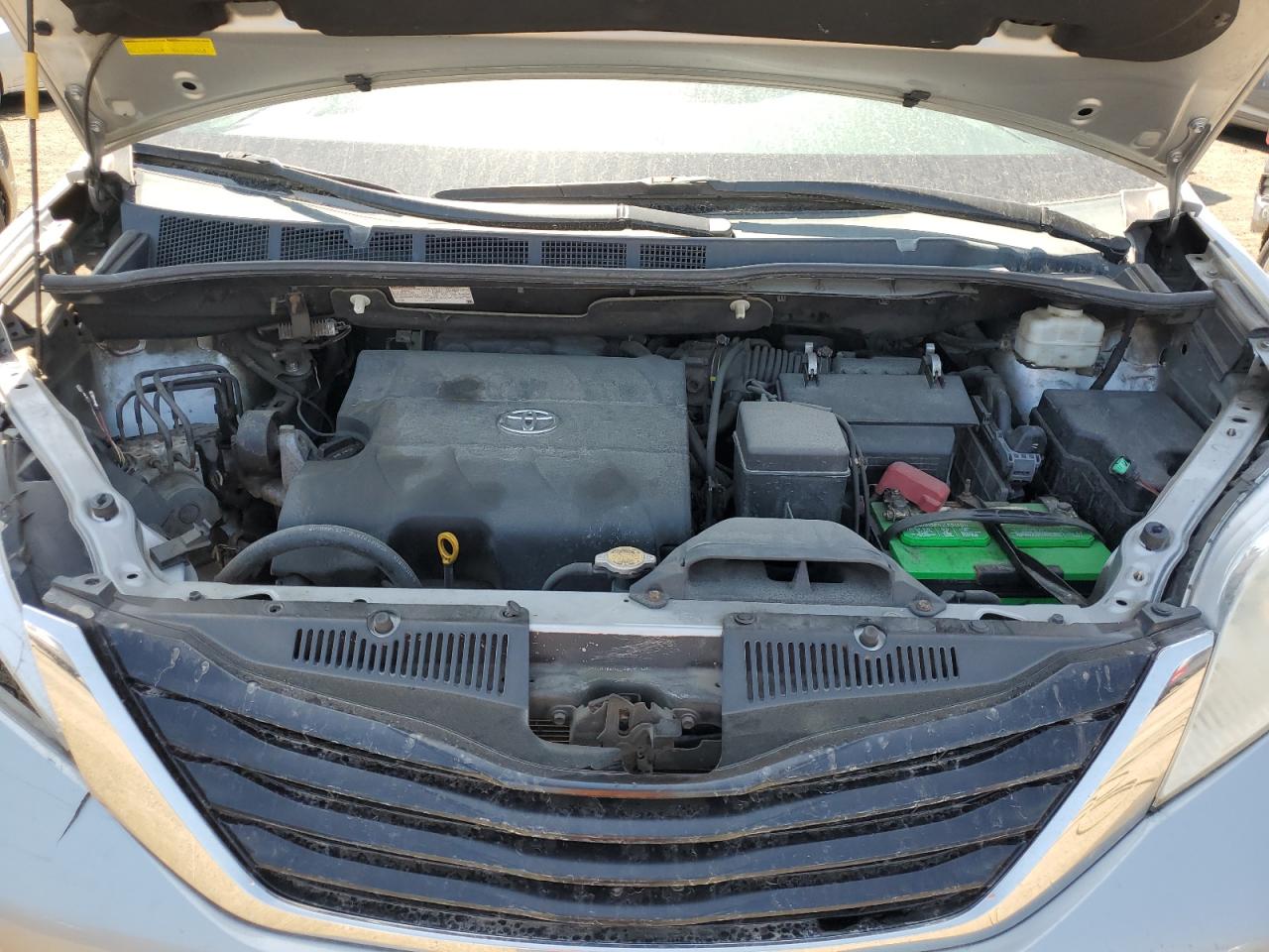 2012 Toyota Sienna Le Silver vin: 5TDKK3DC8CS231500