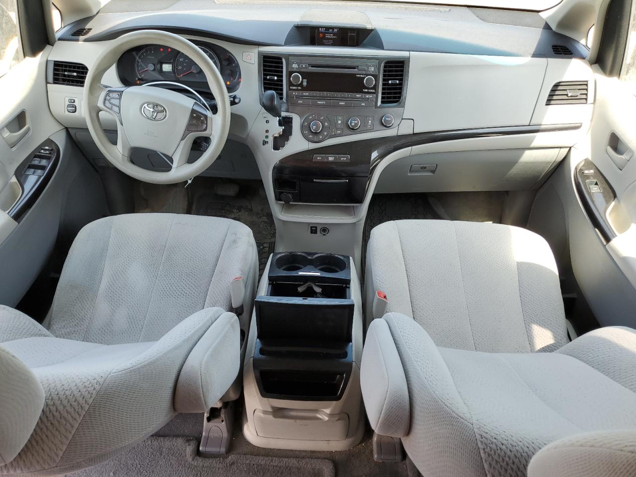 2012 Toyota Sienna Le Silver vin: 5TDKK3DC8CS231500