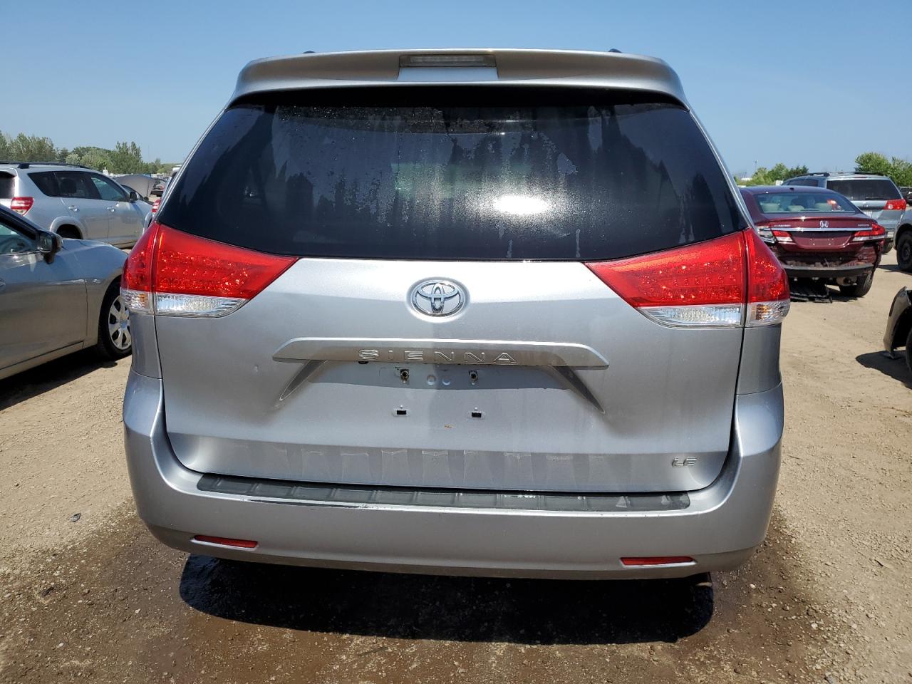 2012 Toyota Sienna Le Silver vin: 5TDKK3DC8CS231500