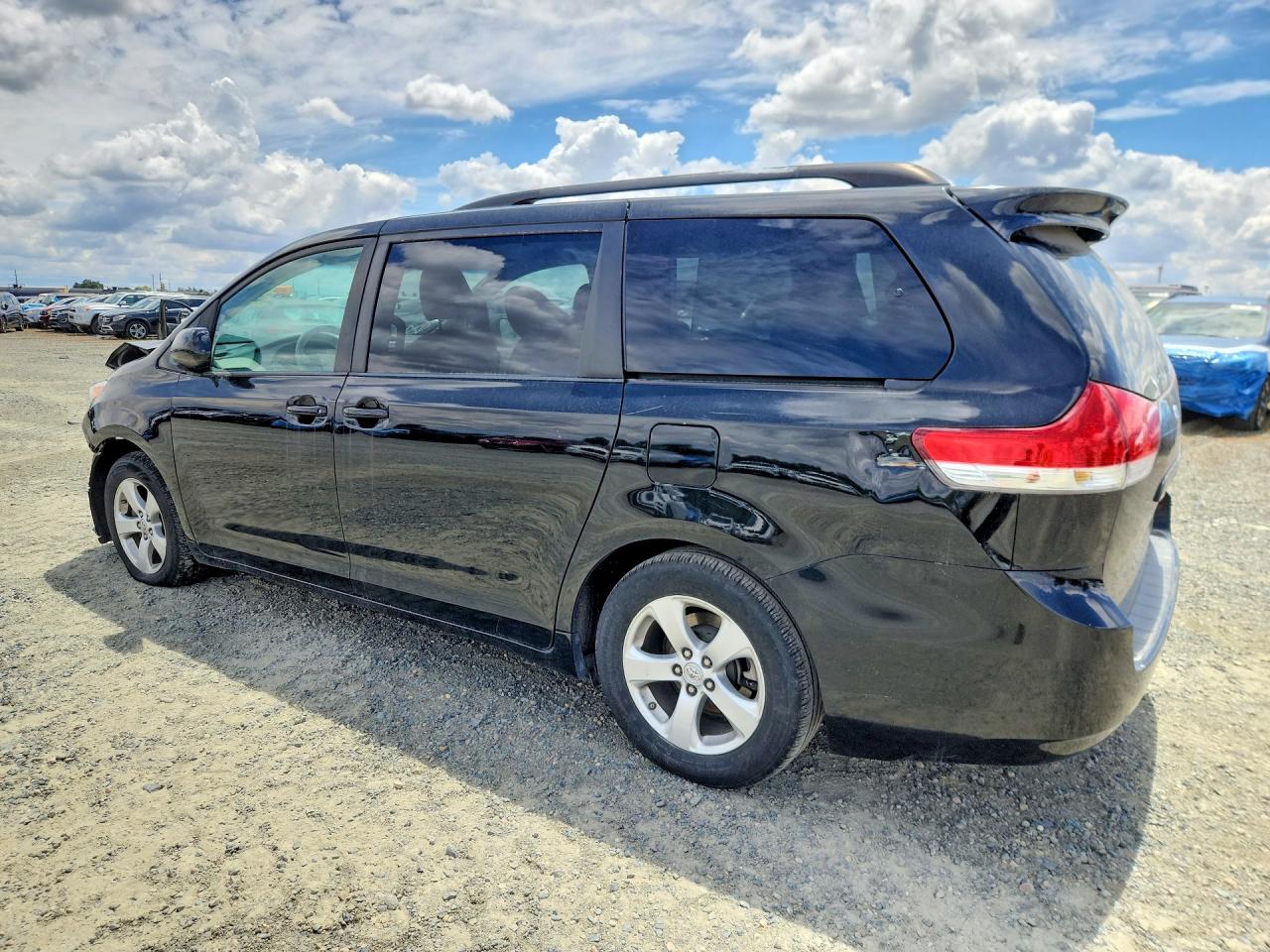 2012 Toyota Sienna Le Black vin: 5TDKK3DC8CS231898