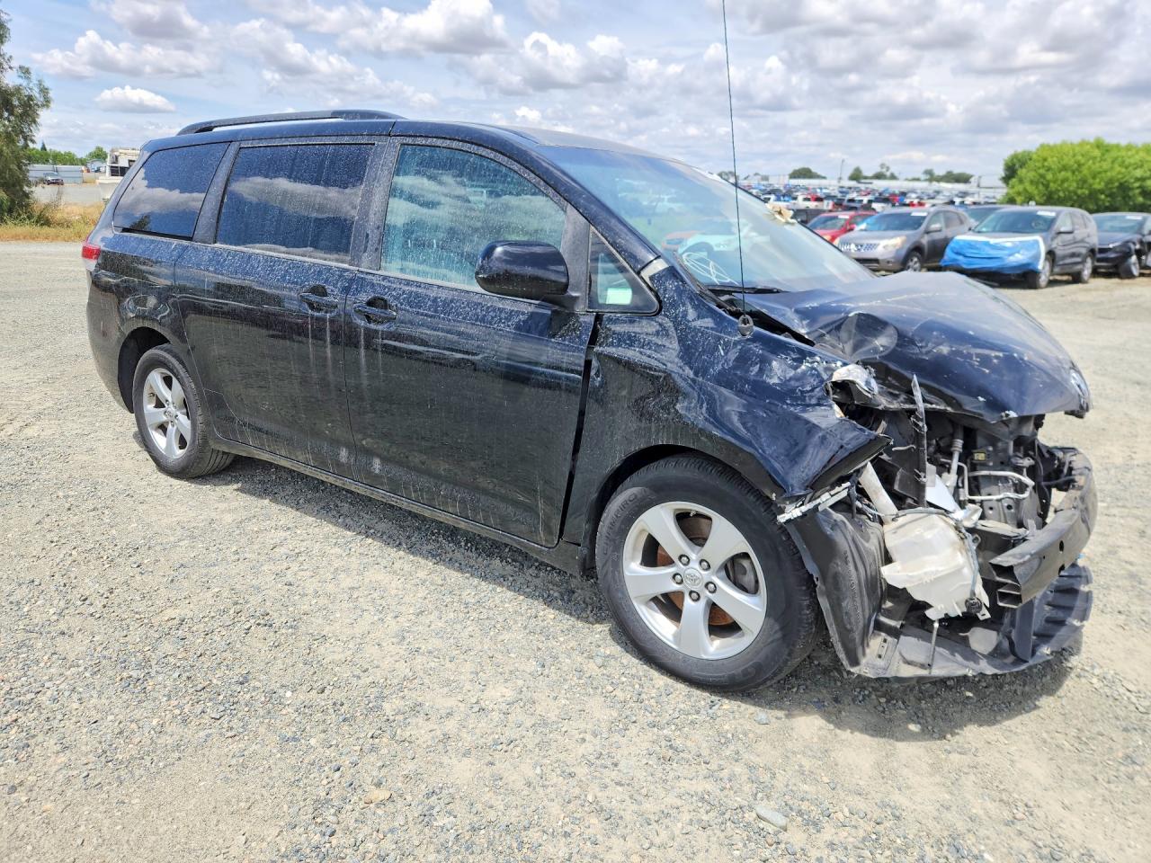 2012 Toyota Sienna Le Black vin: 5TDKK3DC8CS231898
